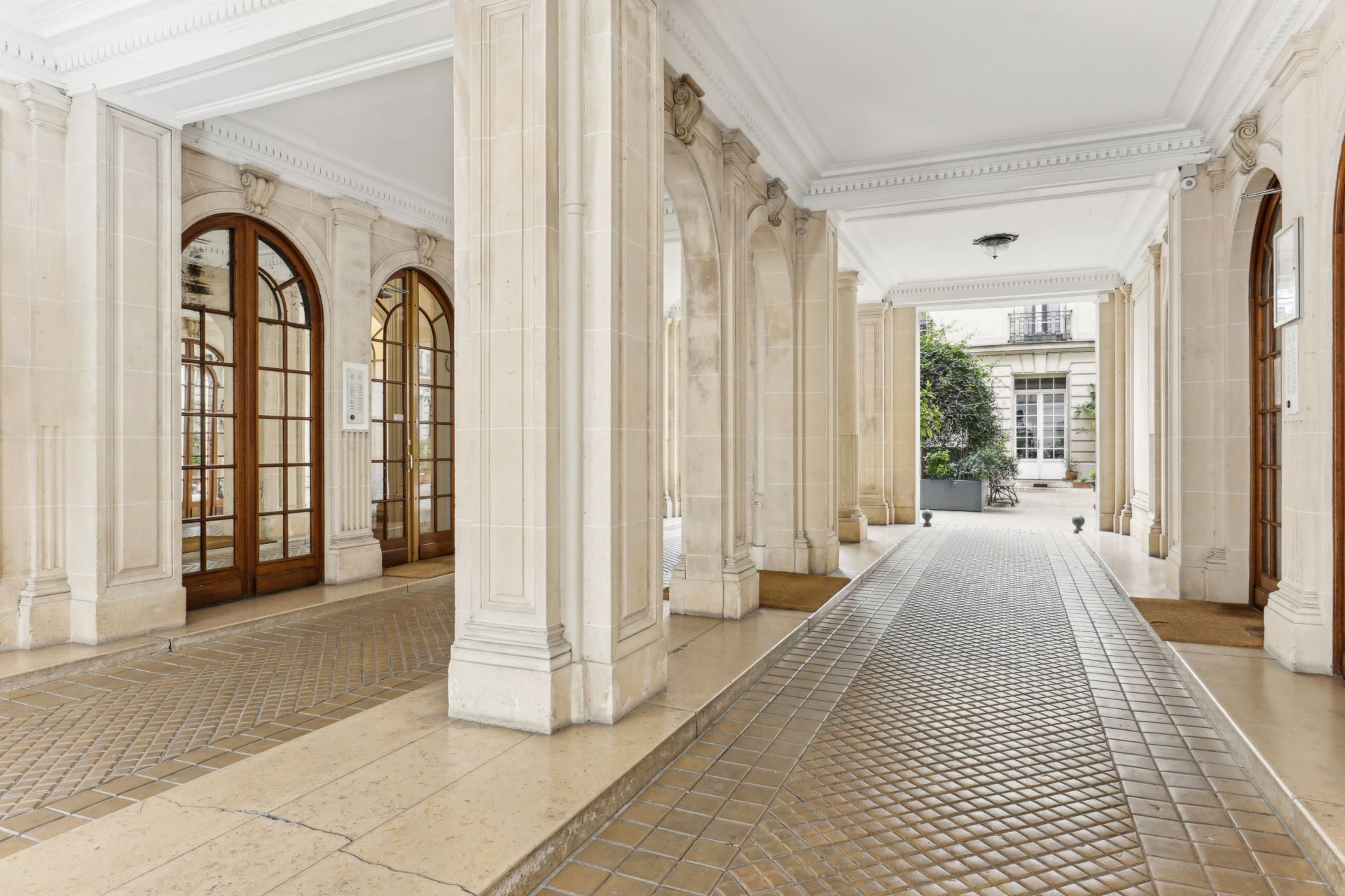 appartement 10 Pièces en vente sur PARIS (75009)