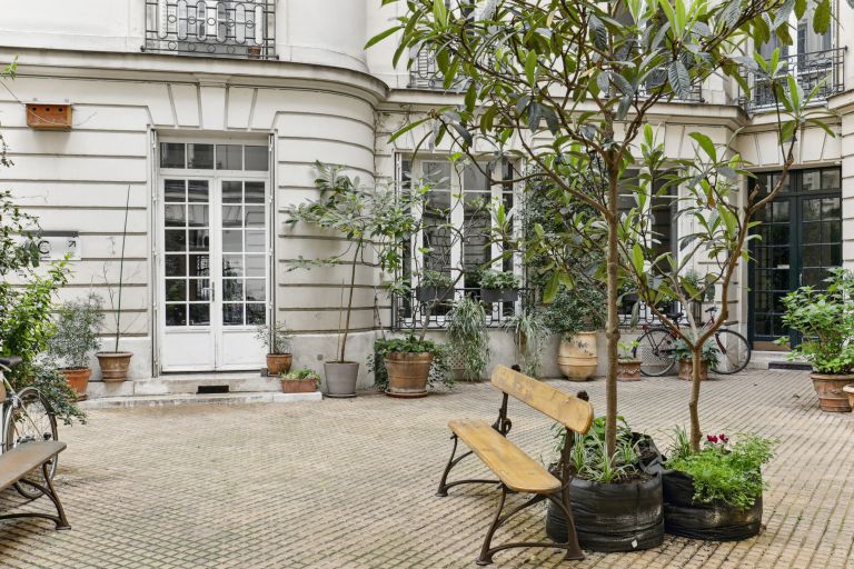 apartment 10 Rooms for sale on PARIS (75009)