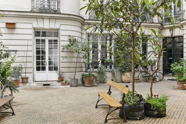 Vente Appartement Paris 9 10&nbsp;Pièces 353&nbsp;m²