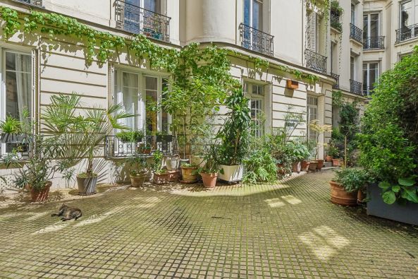 Vente Appartement Paris 9 10&nbsp;Pièces 260&nbsp;m²