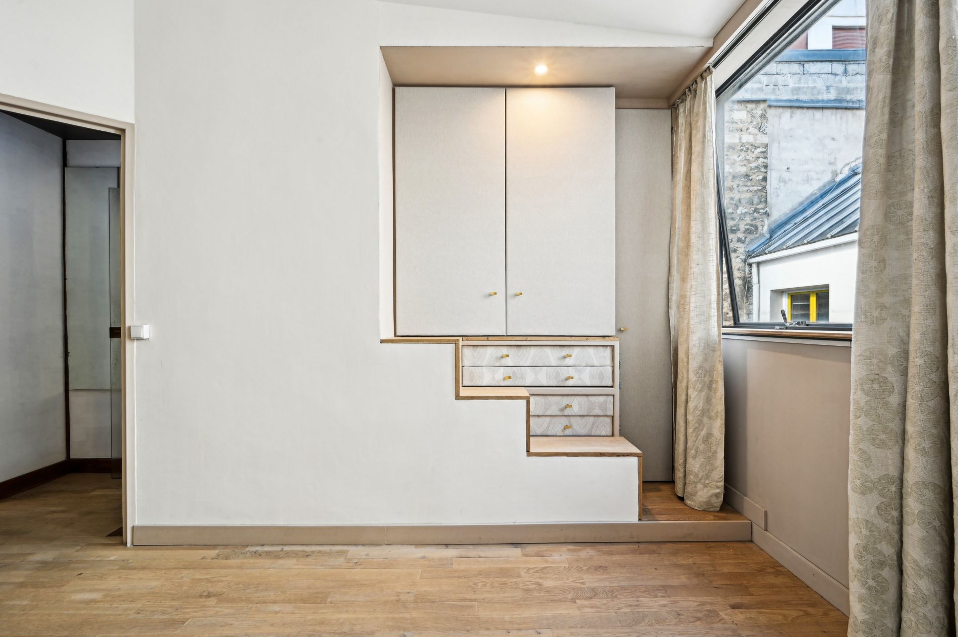 artist studio 5 Rooms for sale on PARIS (75014)
