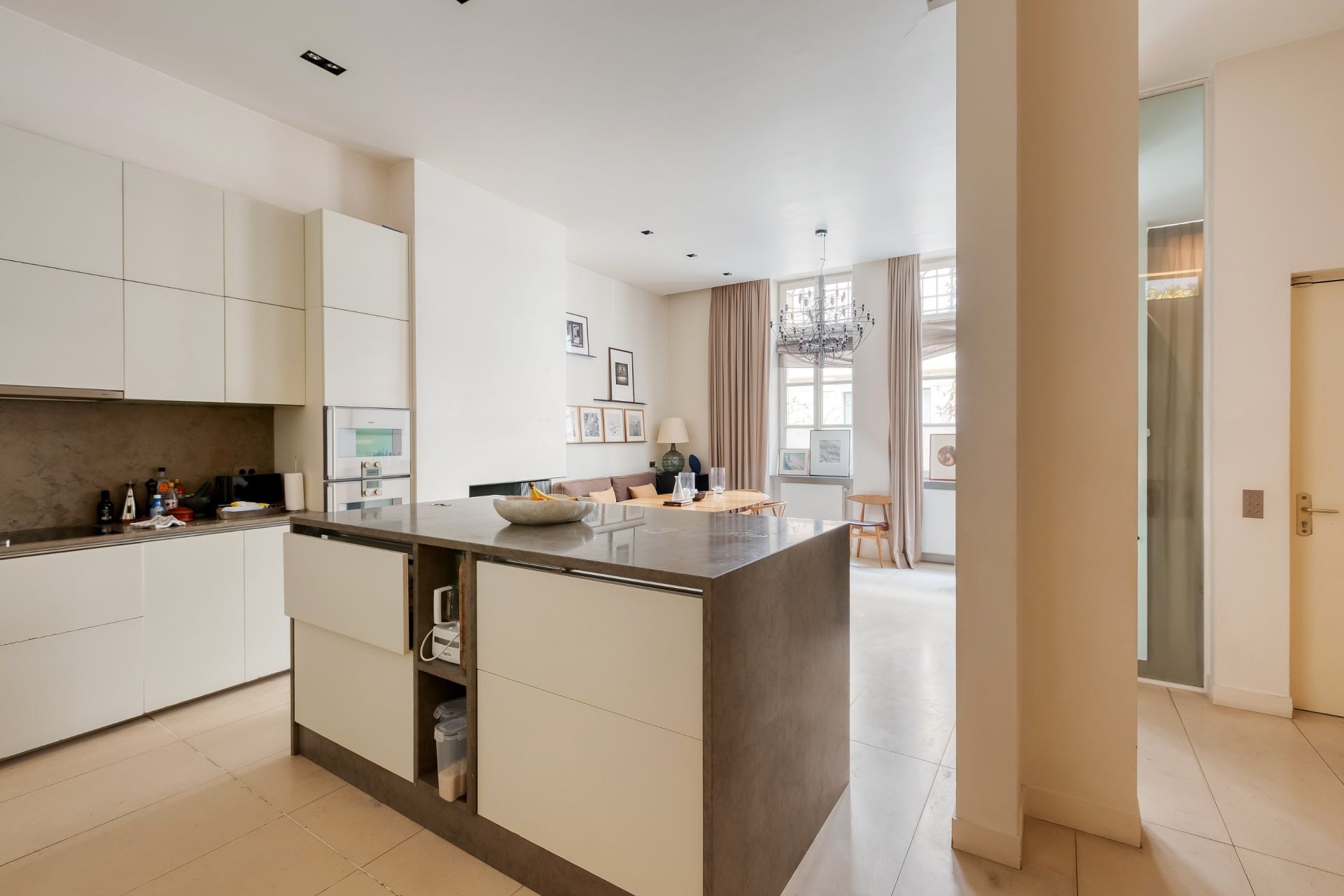 maison de ville 8 Pièces en vente sur PARIS (75006)
