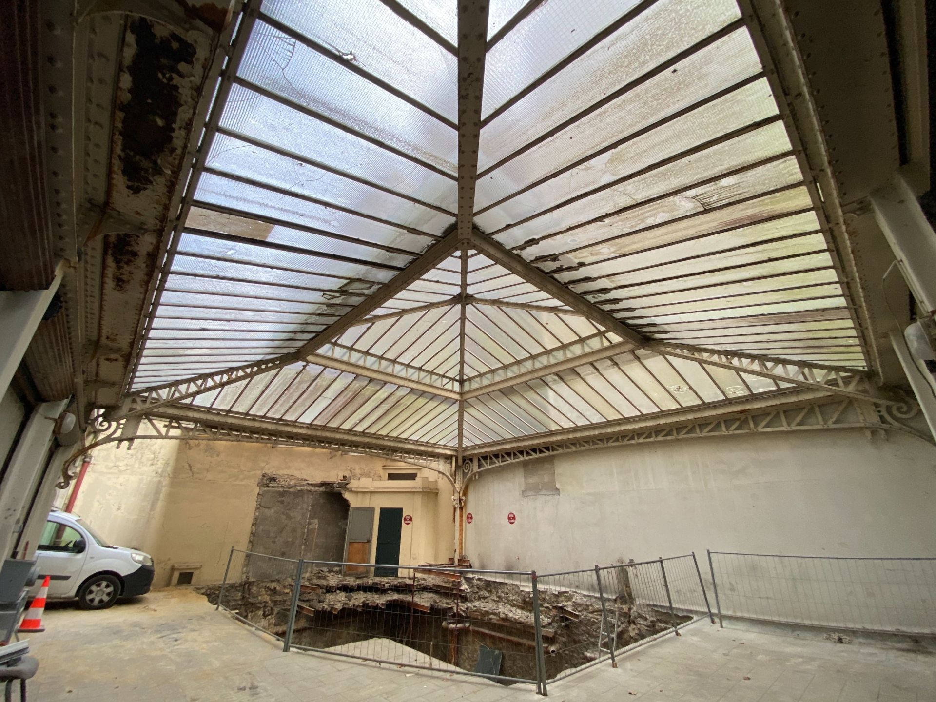 house 7 Rooms for sale on PARIS (75008)