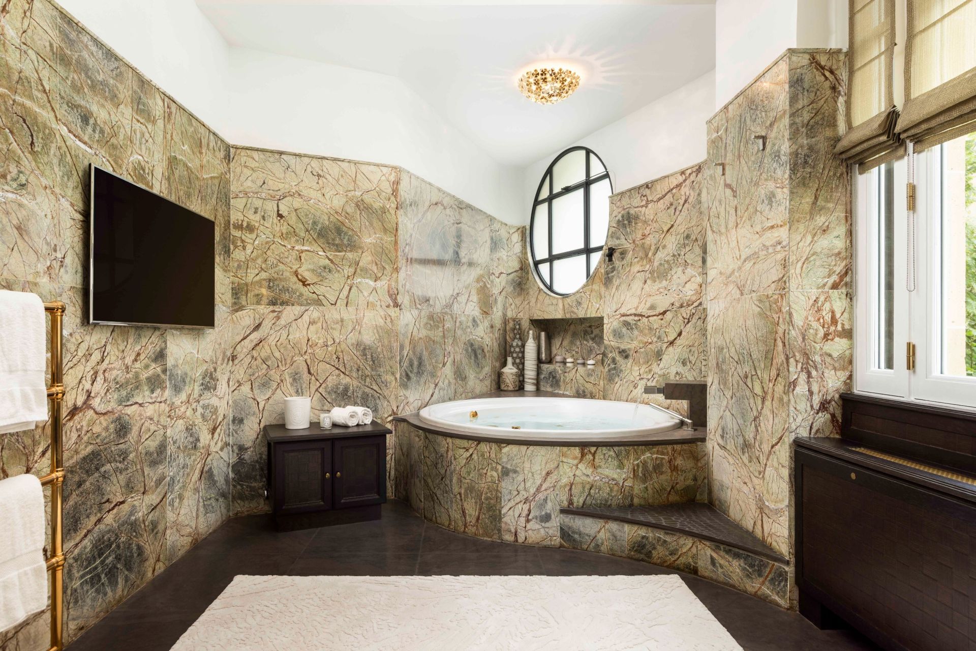 apartment 7 Rooms for sale on PARIS (75016)