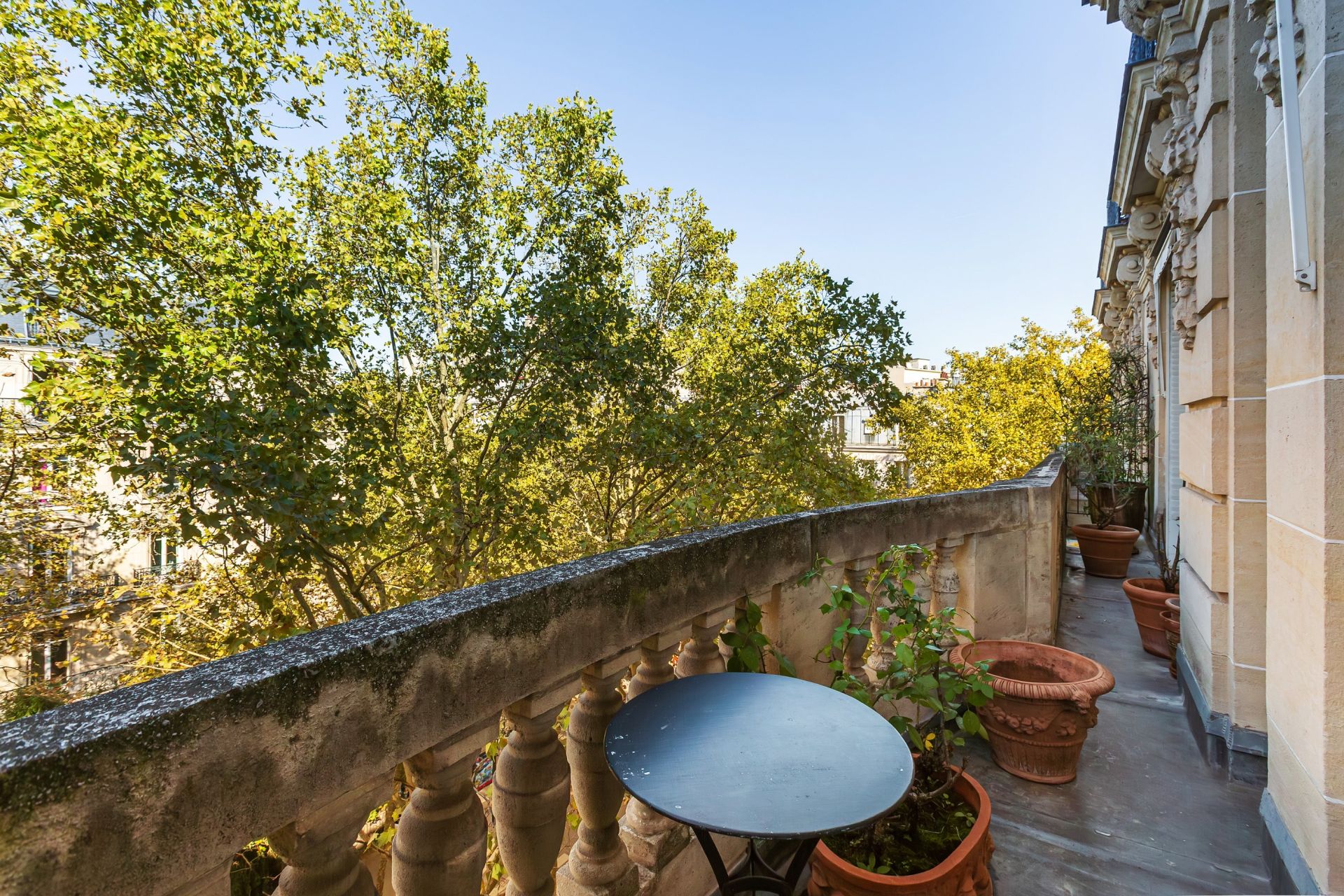 apartment 5 Rooms for sale on PARIS (75007)