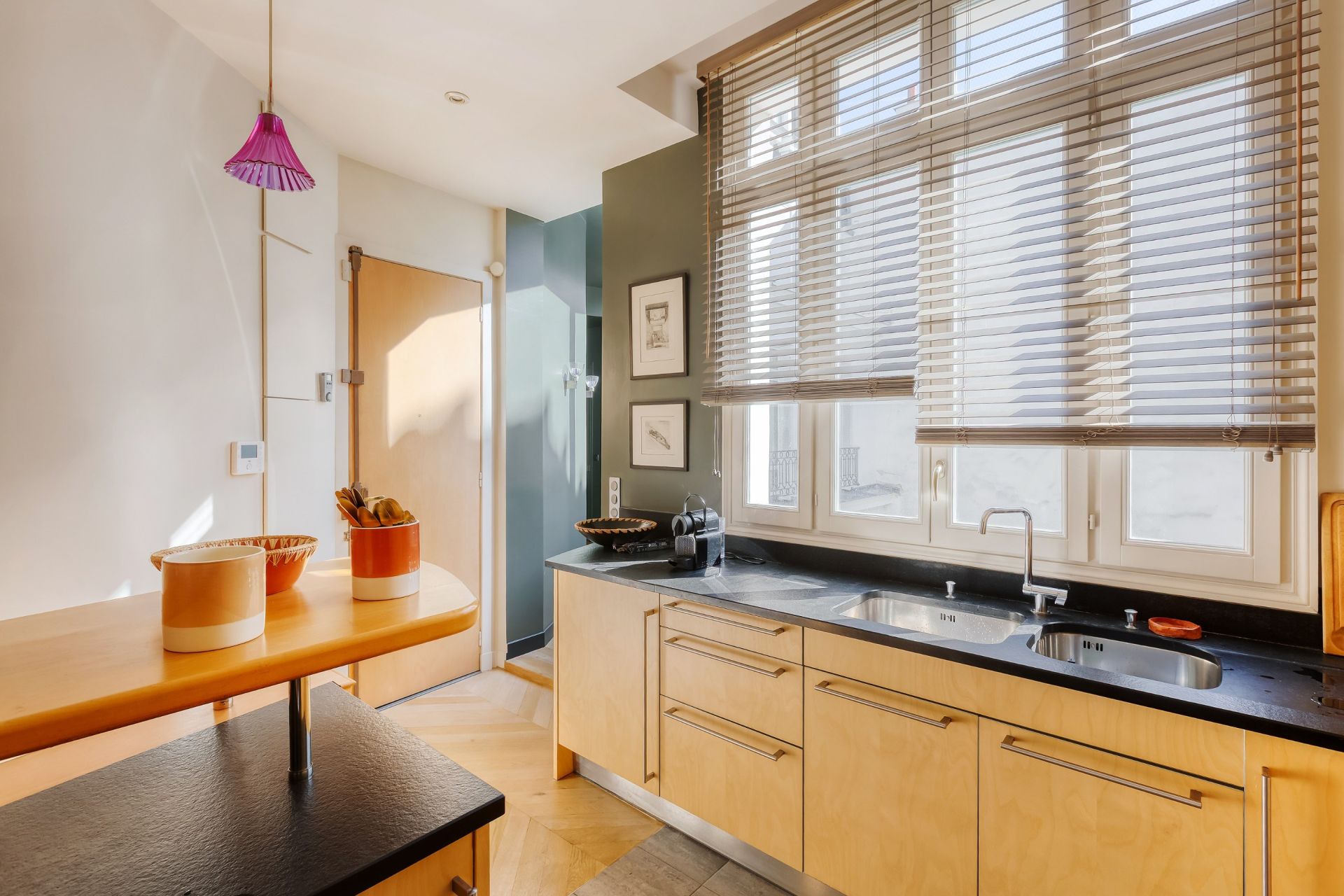 apartment 5 Rooms for sale on PARIS (75007)