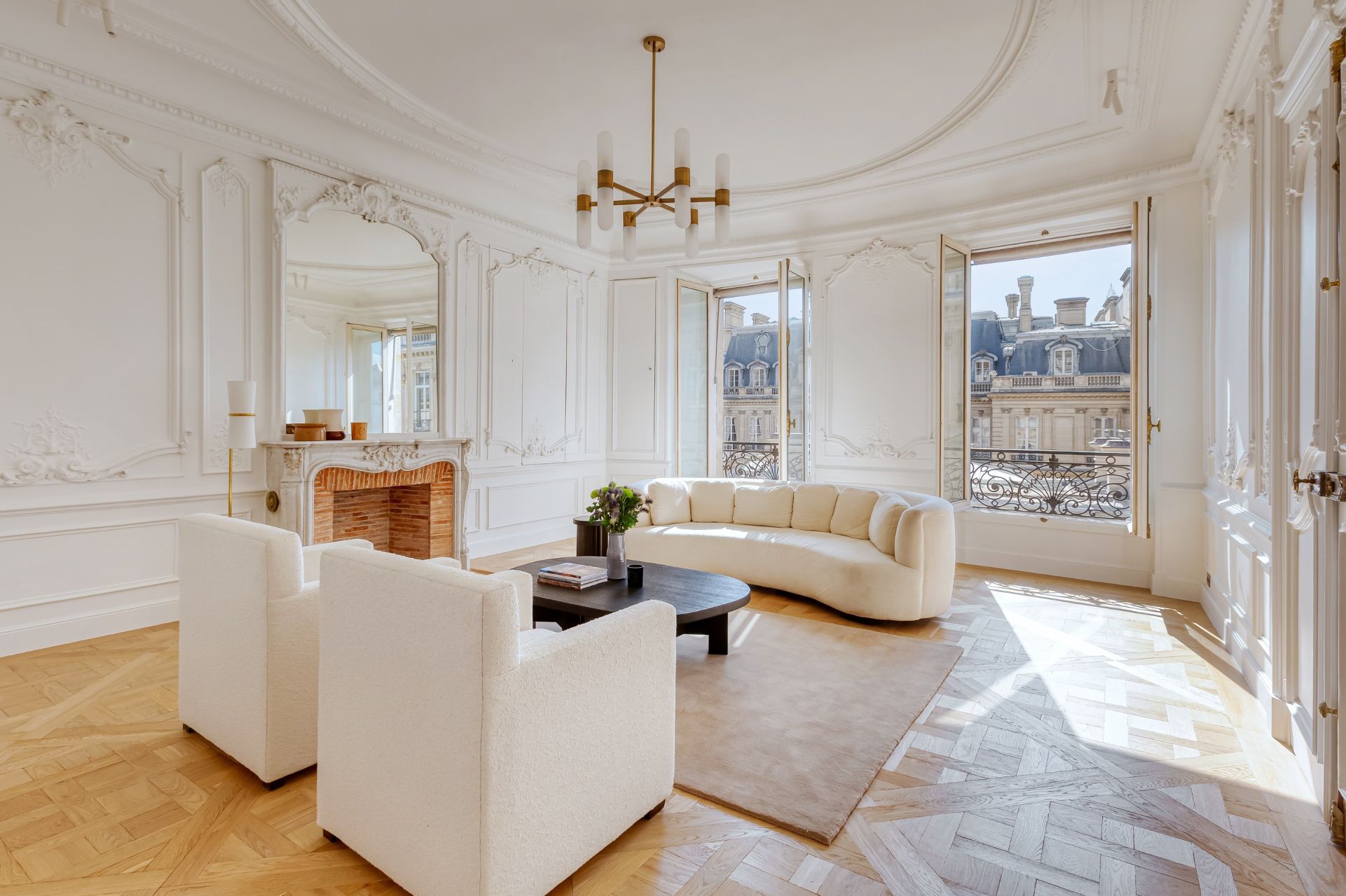 apartment 5 Rooms for sale on PARIS (75008)