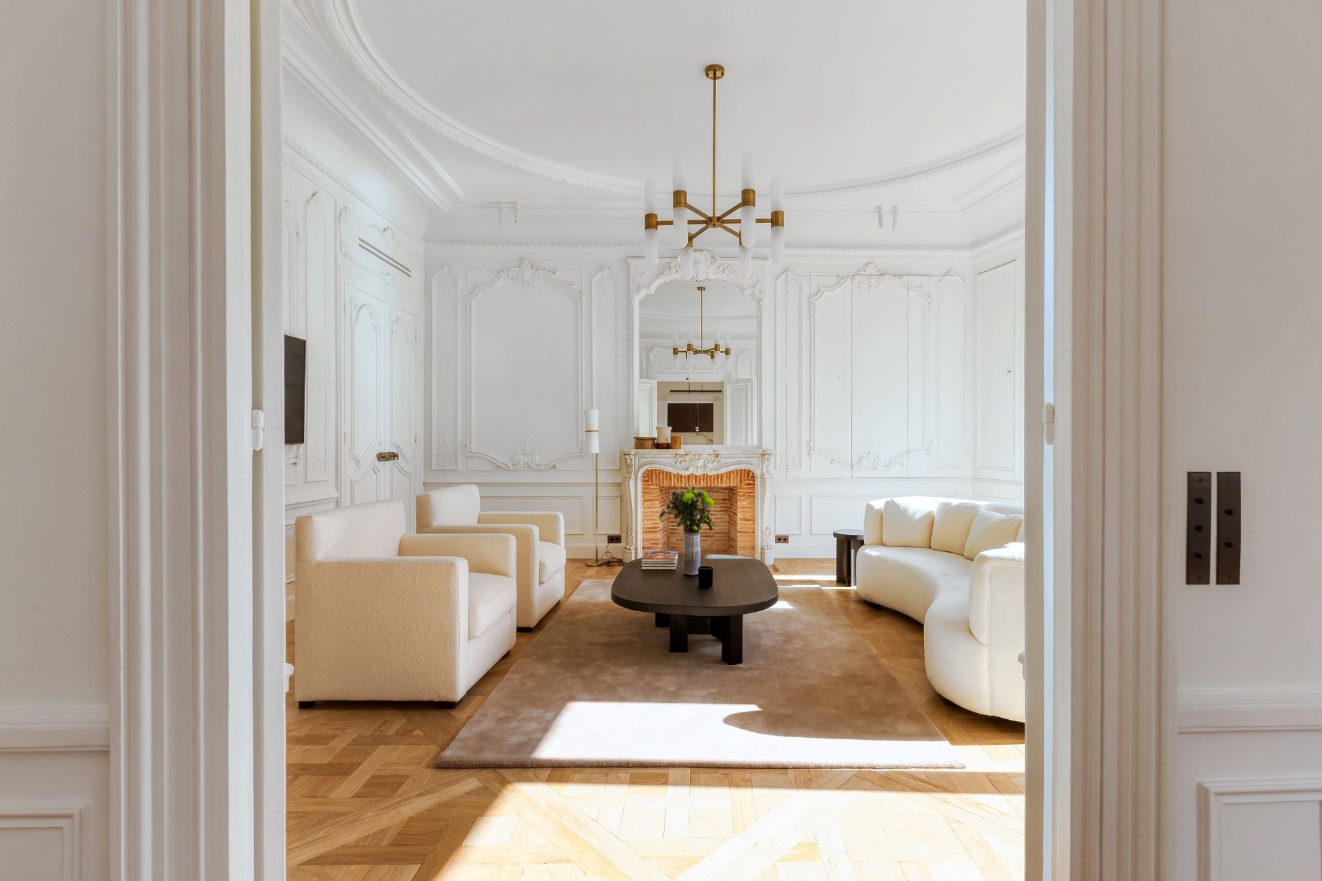 apartment 5 Rooms for sale on PARIS (75008)