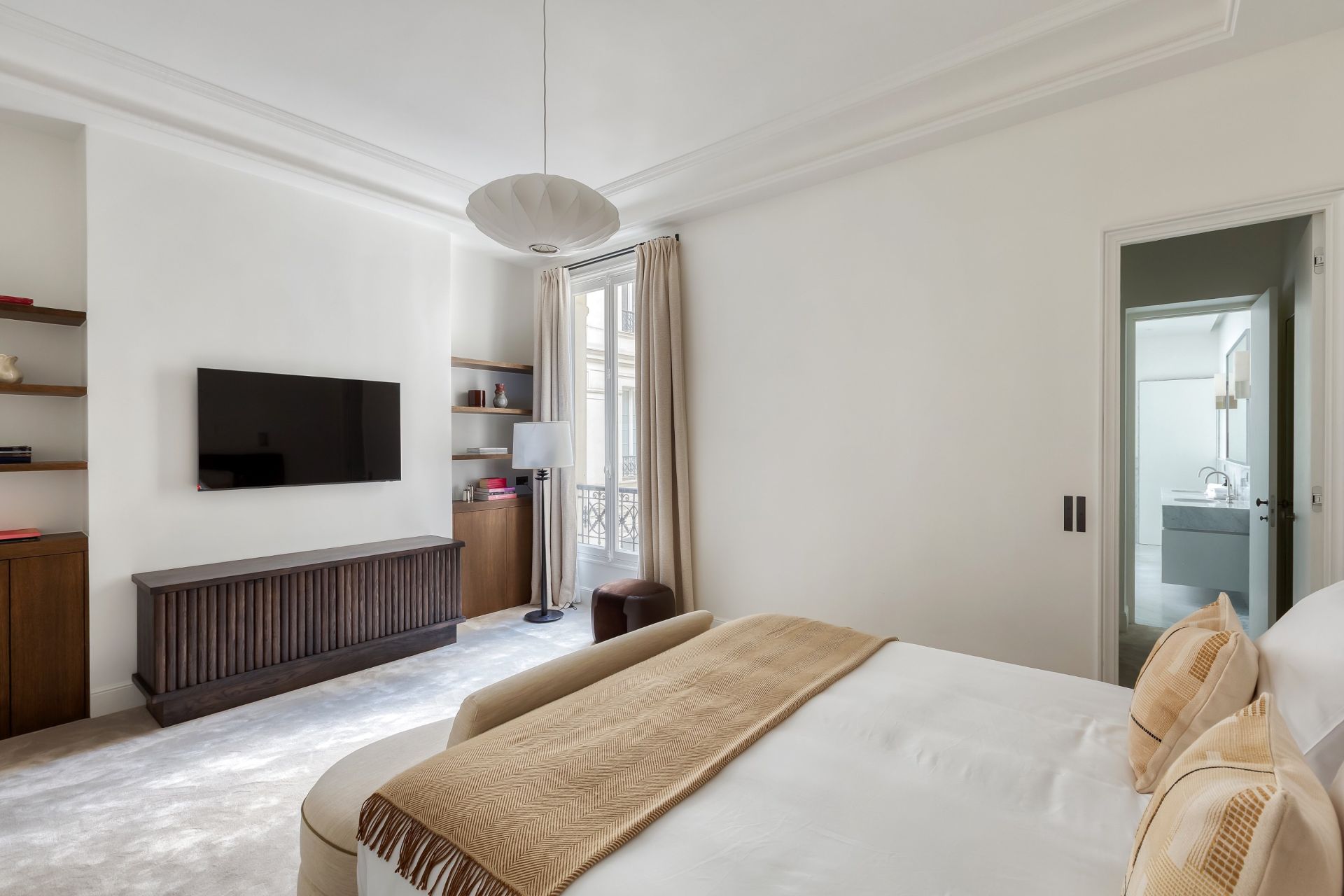 apartment 5 Rooms for sale on PARIS (75008)