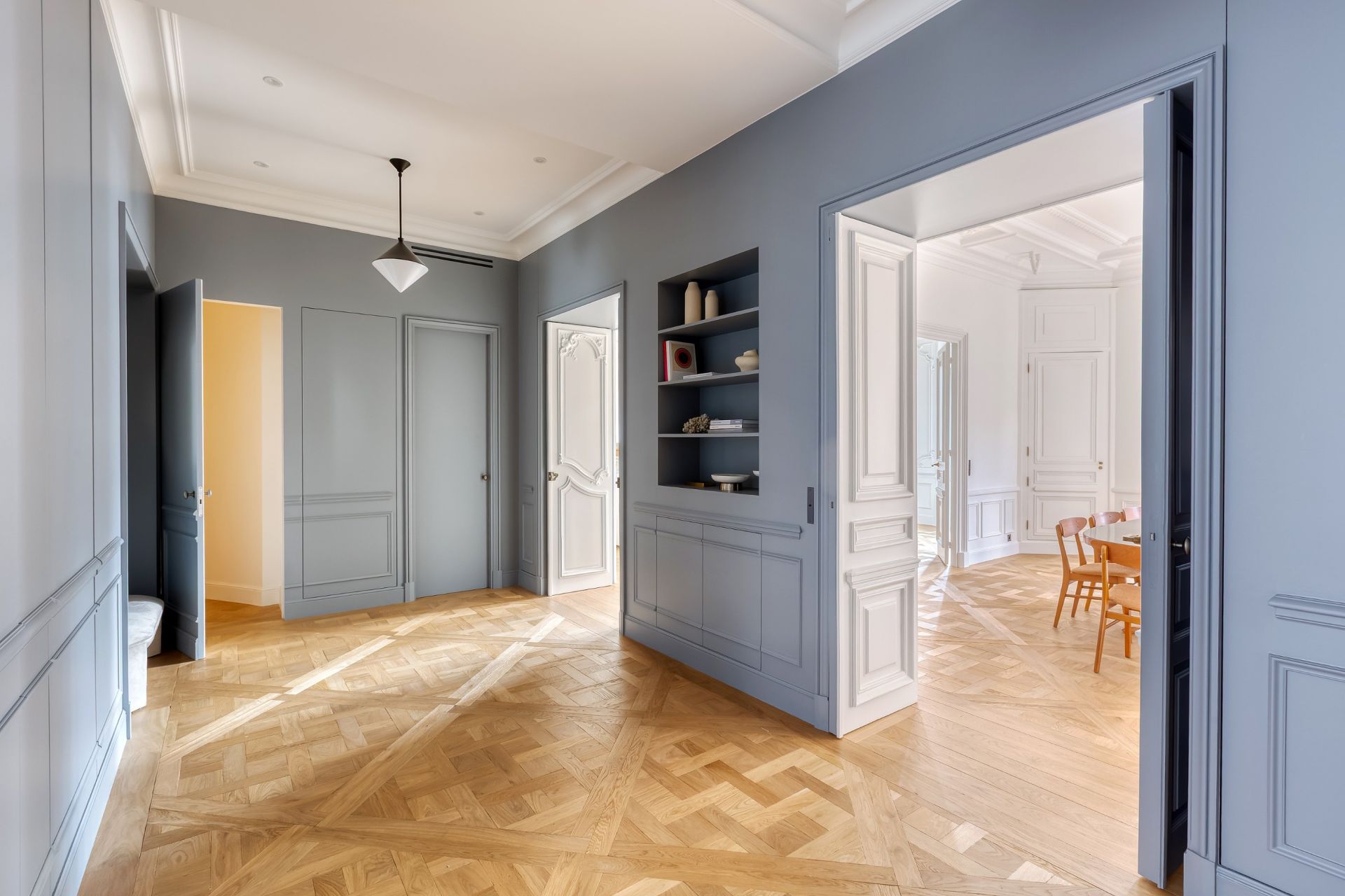 apartment 5 Rooms for sale on PARIS (75008)