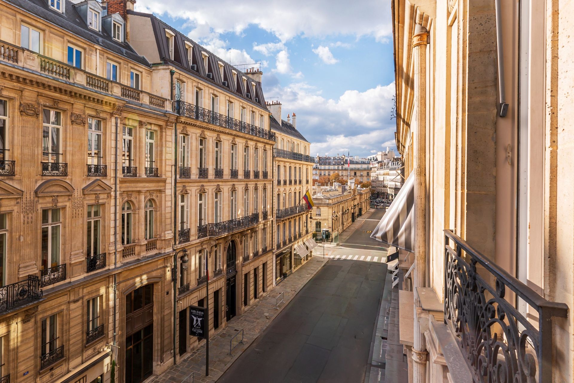 apartment 5 Rooms for sale on PARIS (75008)
