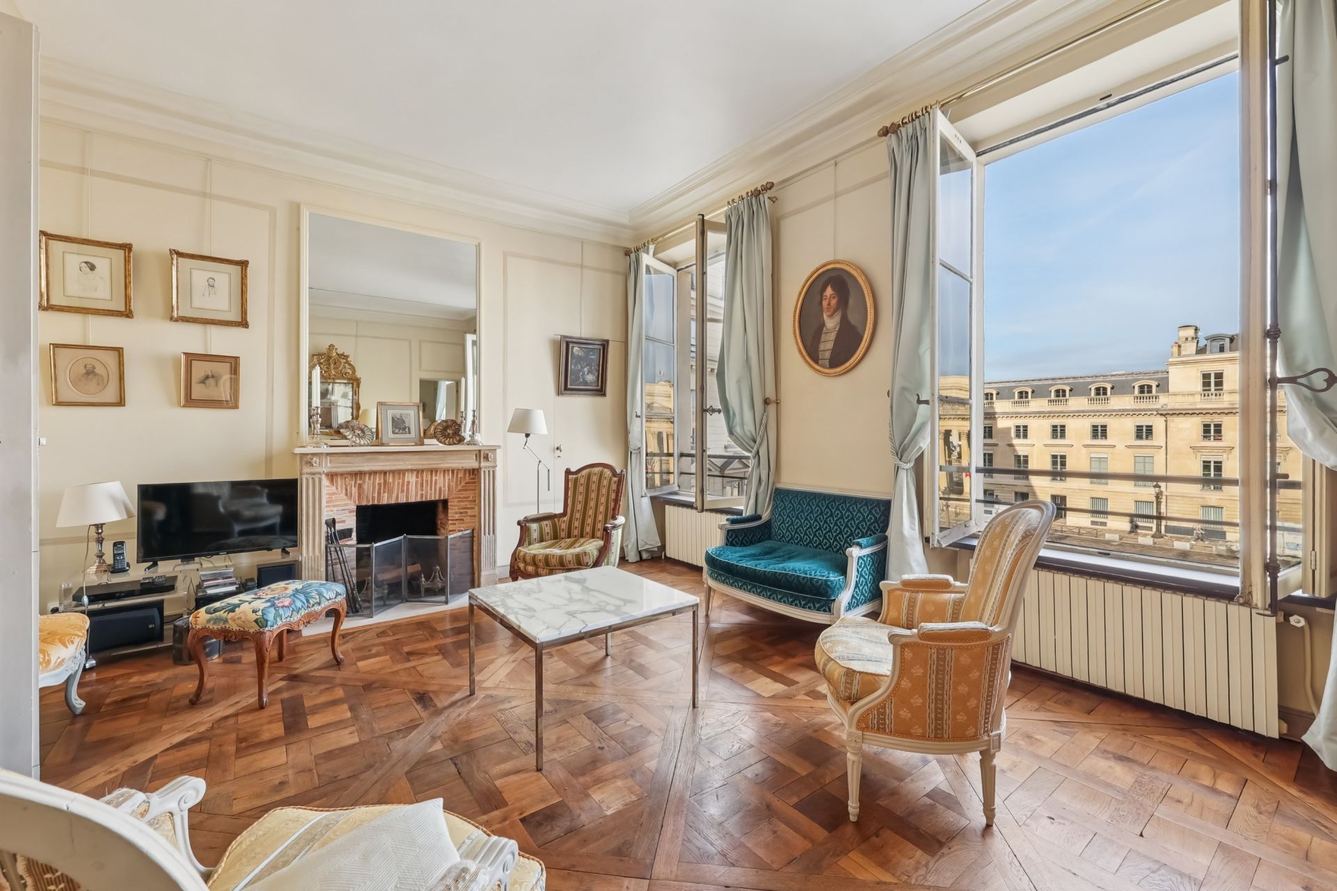 apartment 4 Rooms for sale on PARIS (75007)