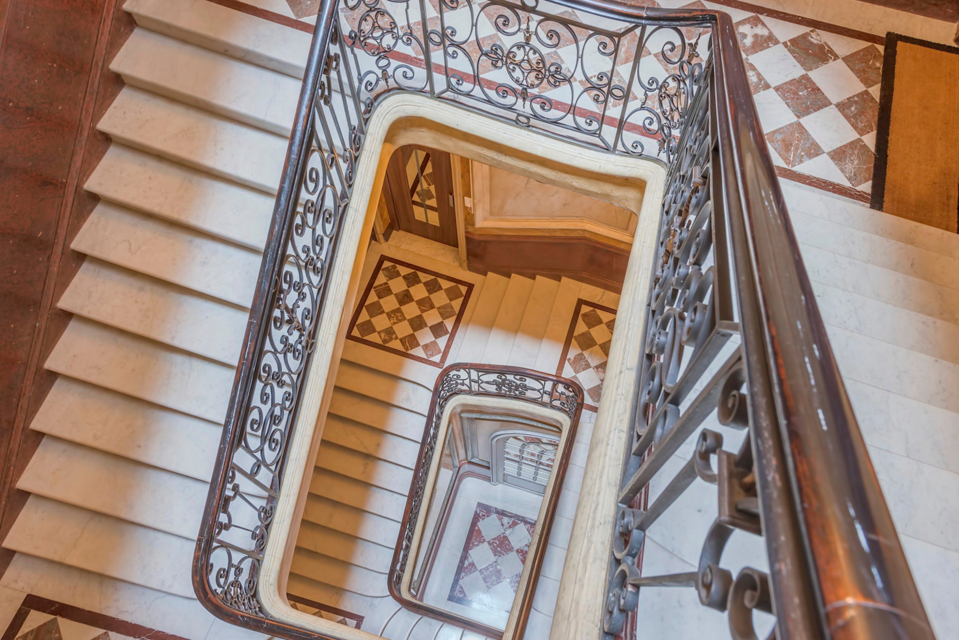 apartment 10 Rooms for sale on PARIS (75008)