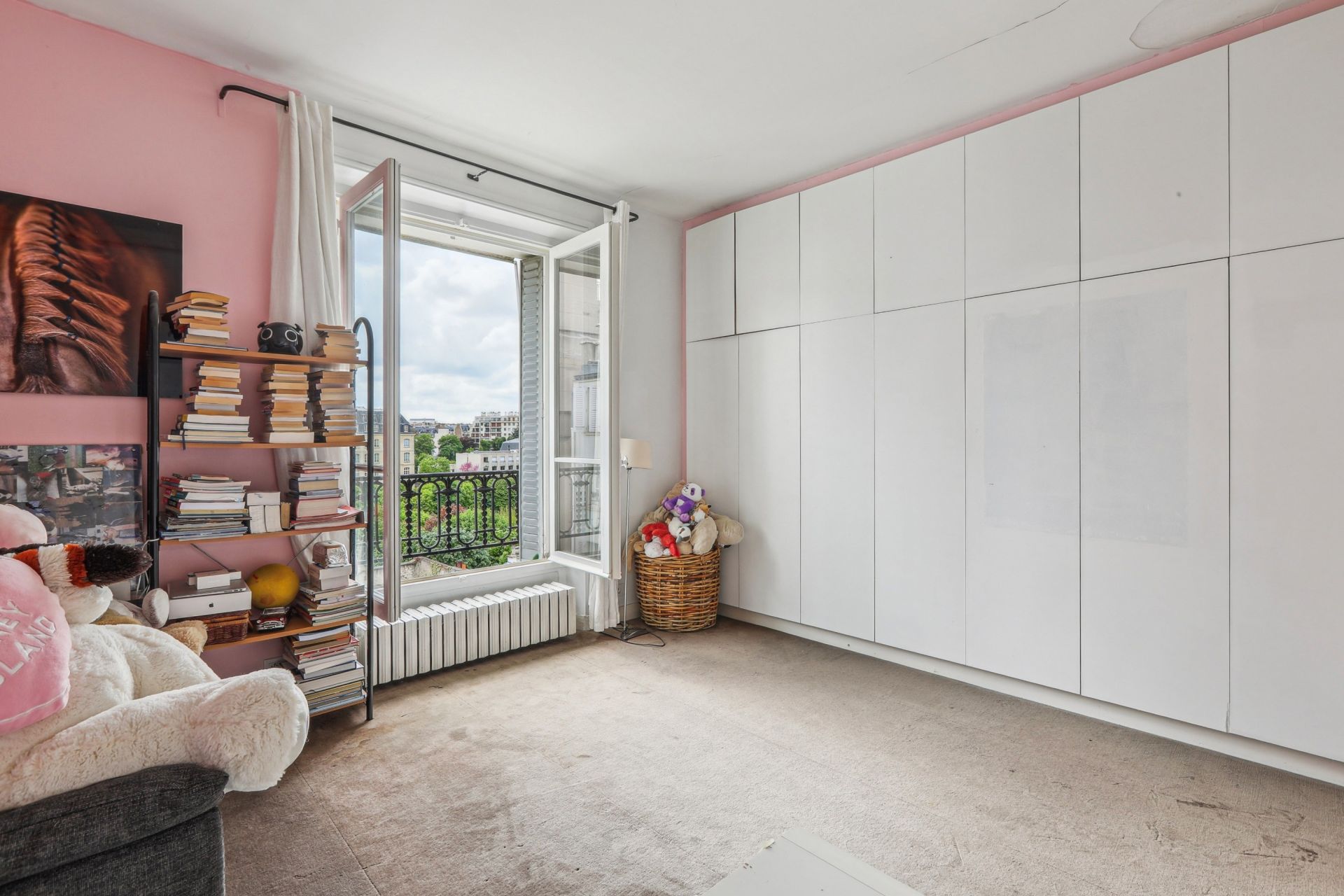 apartment 7 Rooms for sale on PARIS (75007)