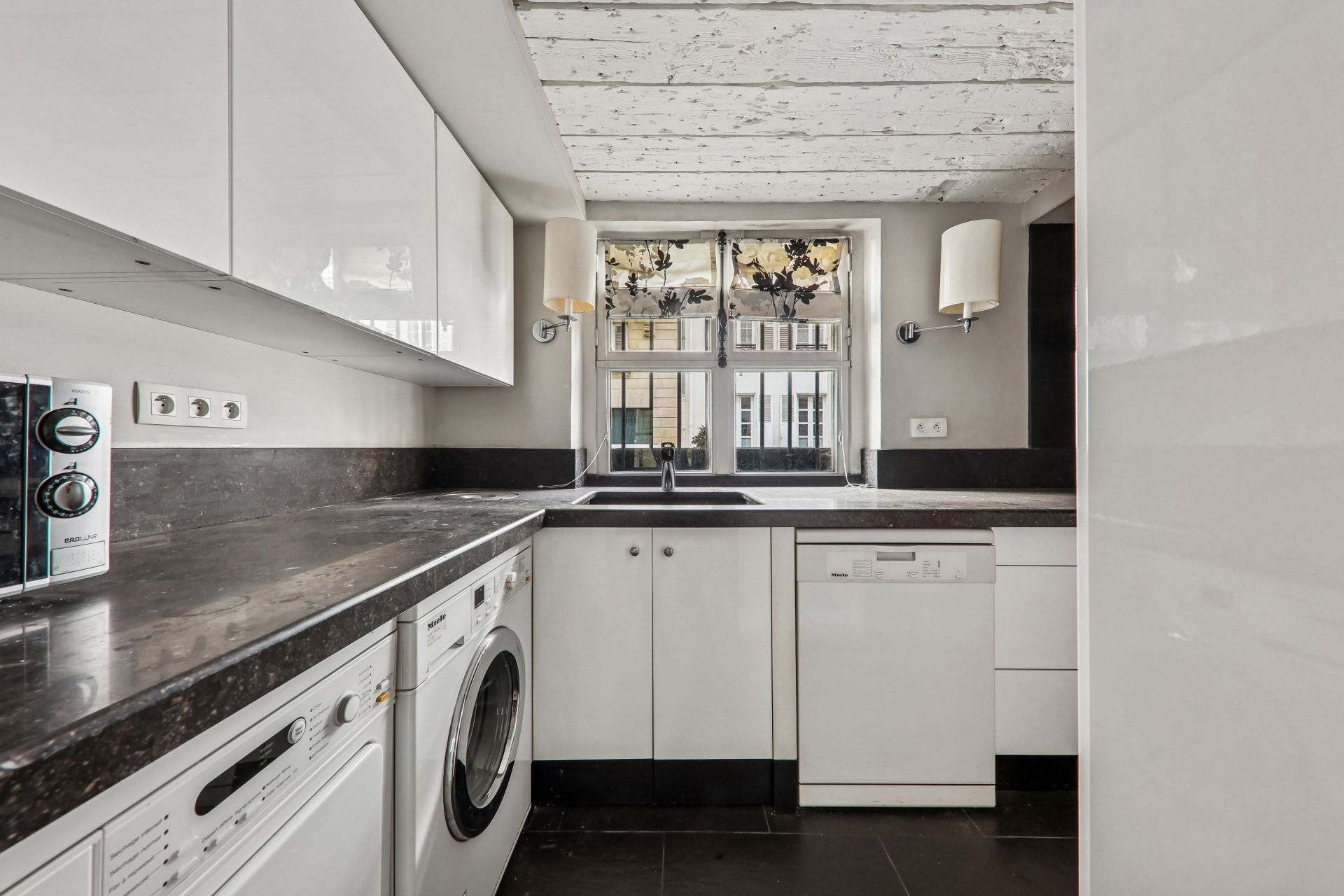 apartment 2 Rooms for rent on PARIS (75007)