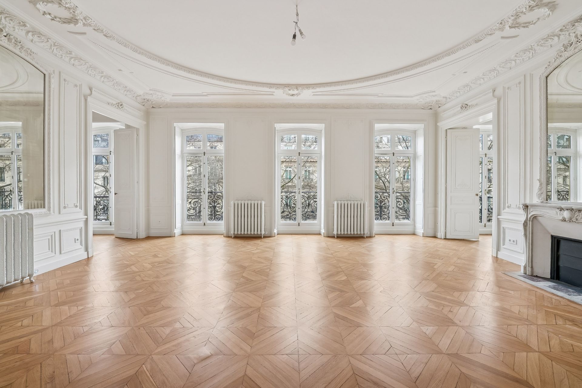 apartment 6 Rooms for sale on PARIS (75008)