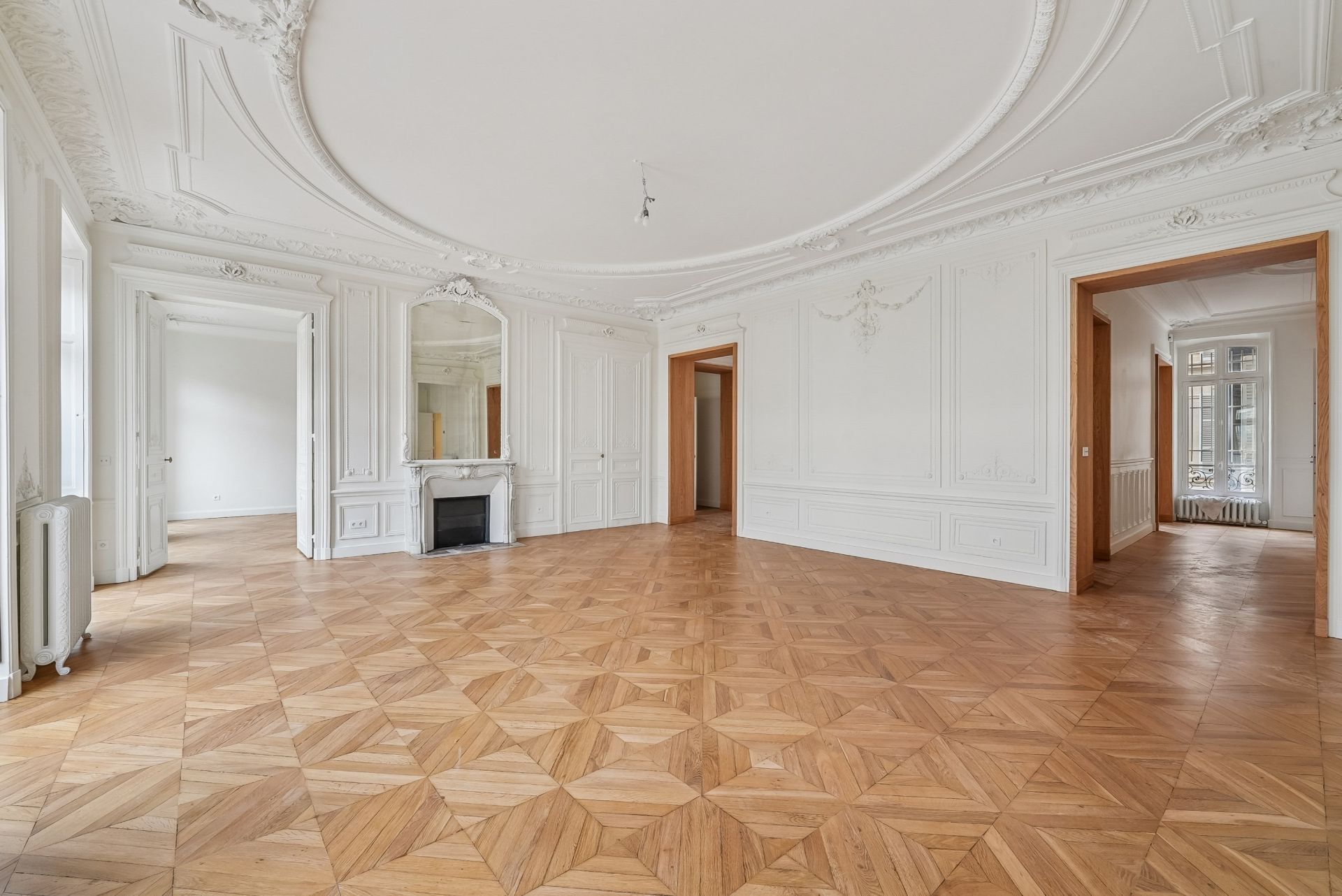 apartment 6 Rooms for sale on PARIS (75008)