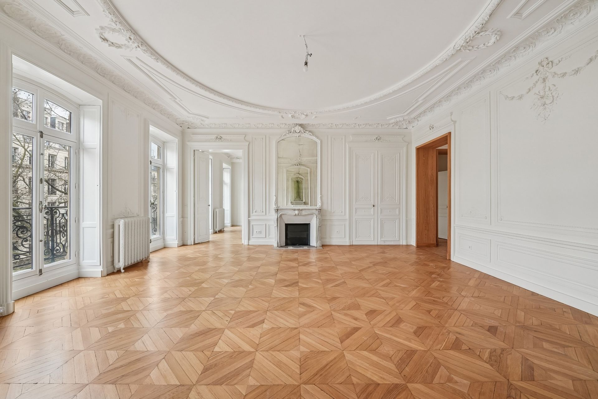 apartment 6 Rooms for sale on PARIS (75008)