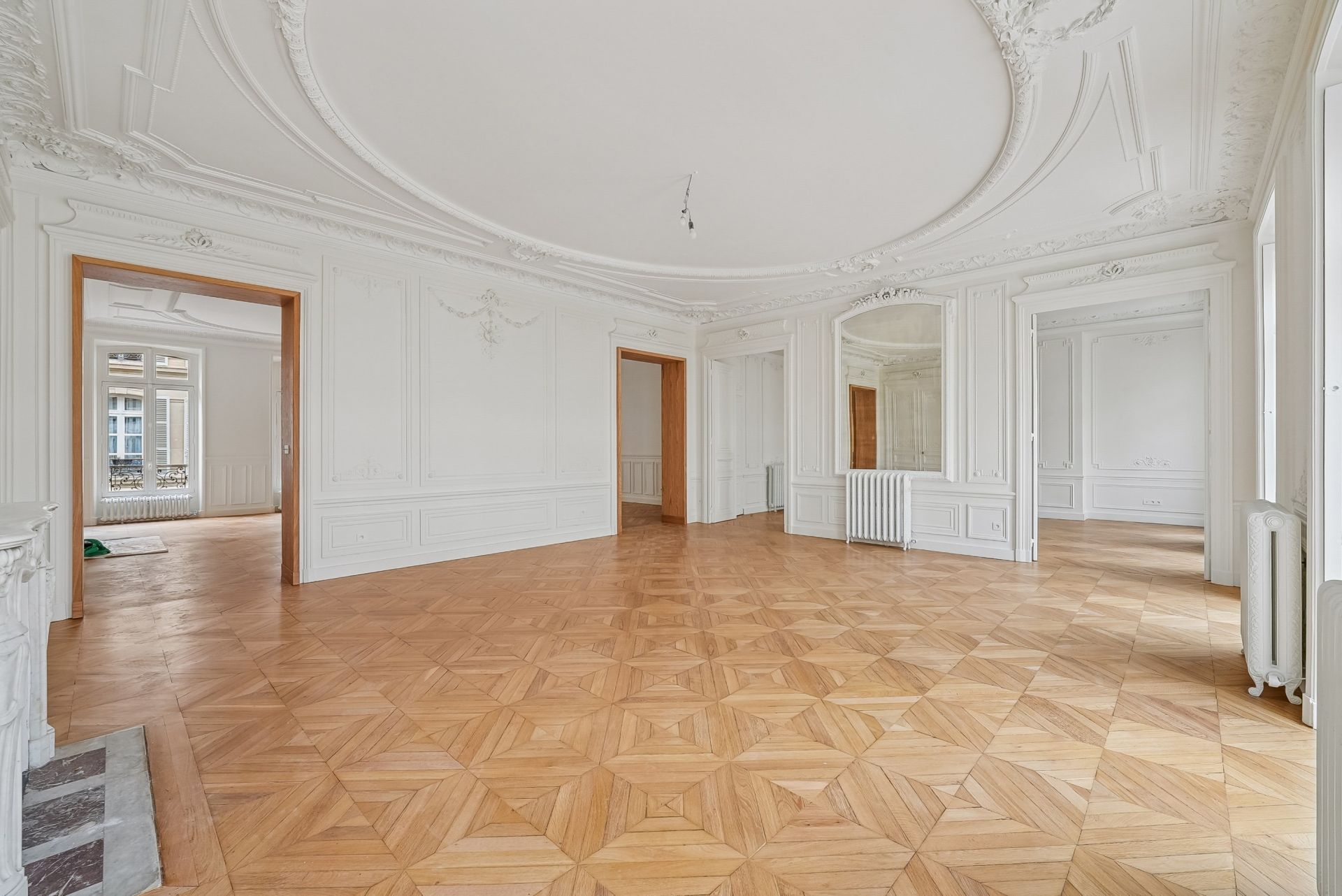 apartment 6 Rooms for sale on PARIS (75008)