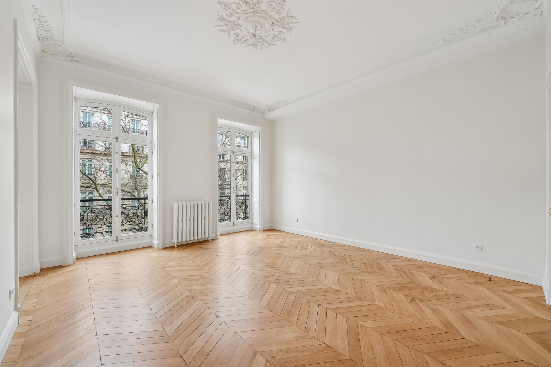 apartment 6 Rooms for sale on PARIS (75008)