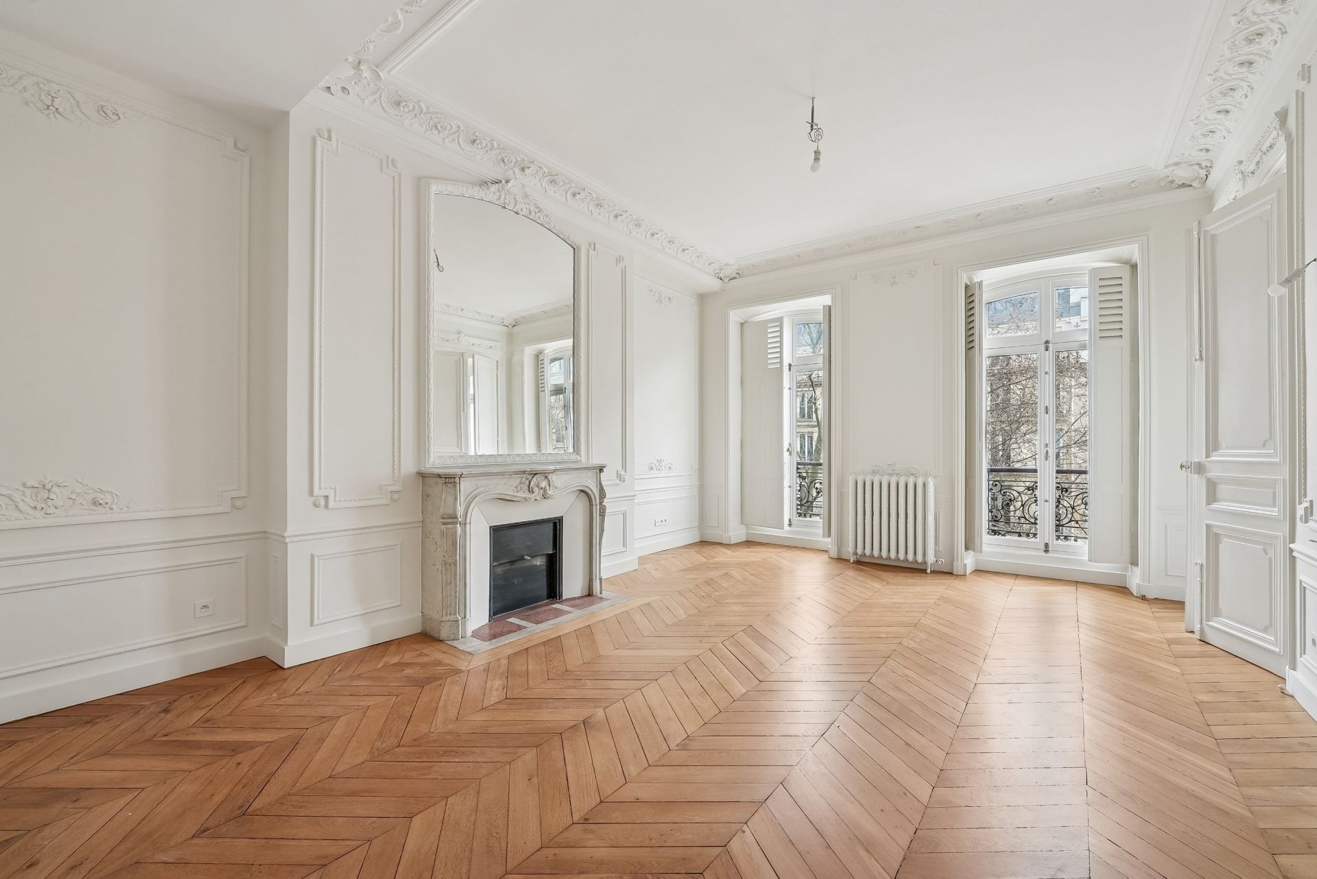 apartment 6 Rooms for sale on PARIS (75008)