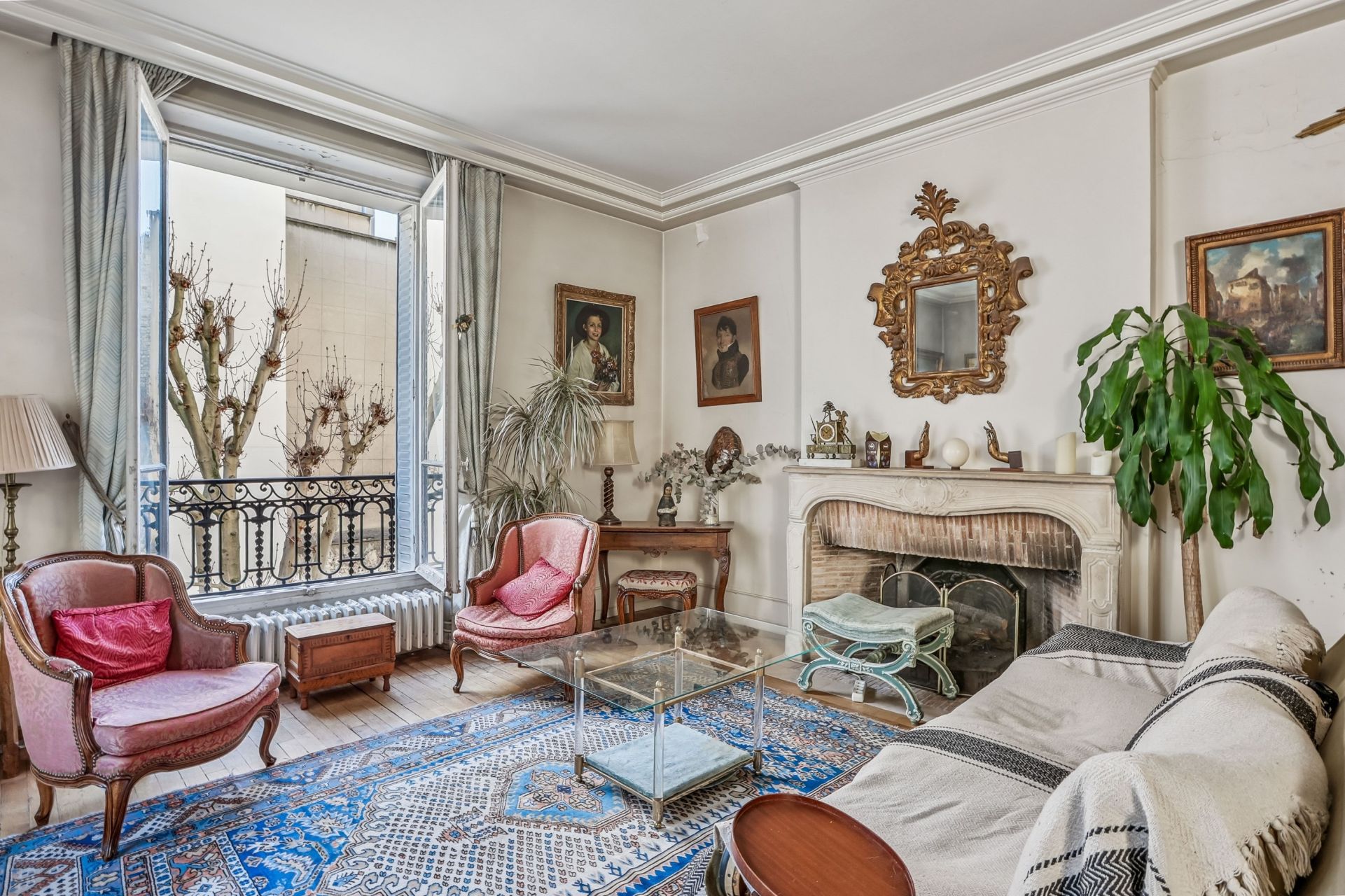 apartment 5 Rooms for sale on PARIS (75007)