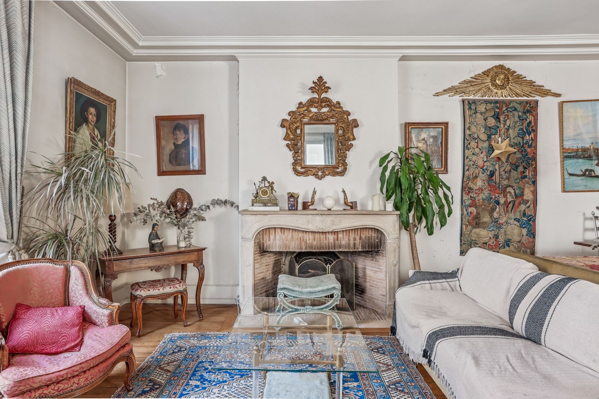 apartment 5 Rooms for sale on PARIS (75007)