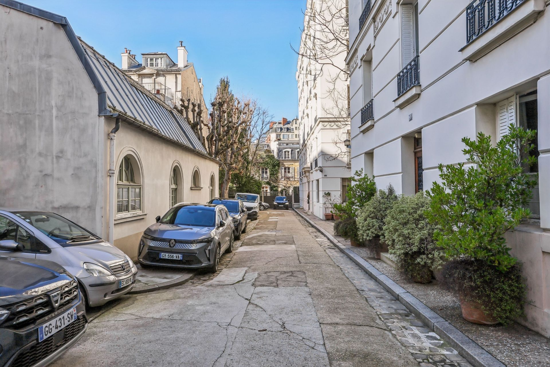 apartment 5 Rooms for sale on PARIS (75007)