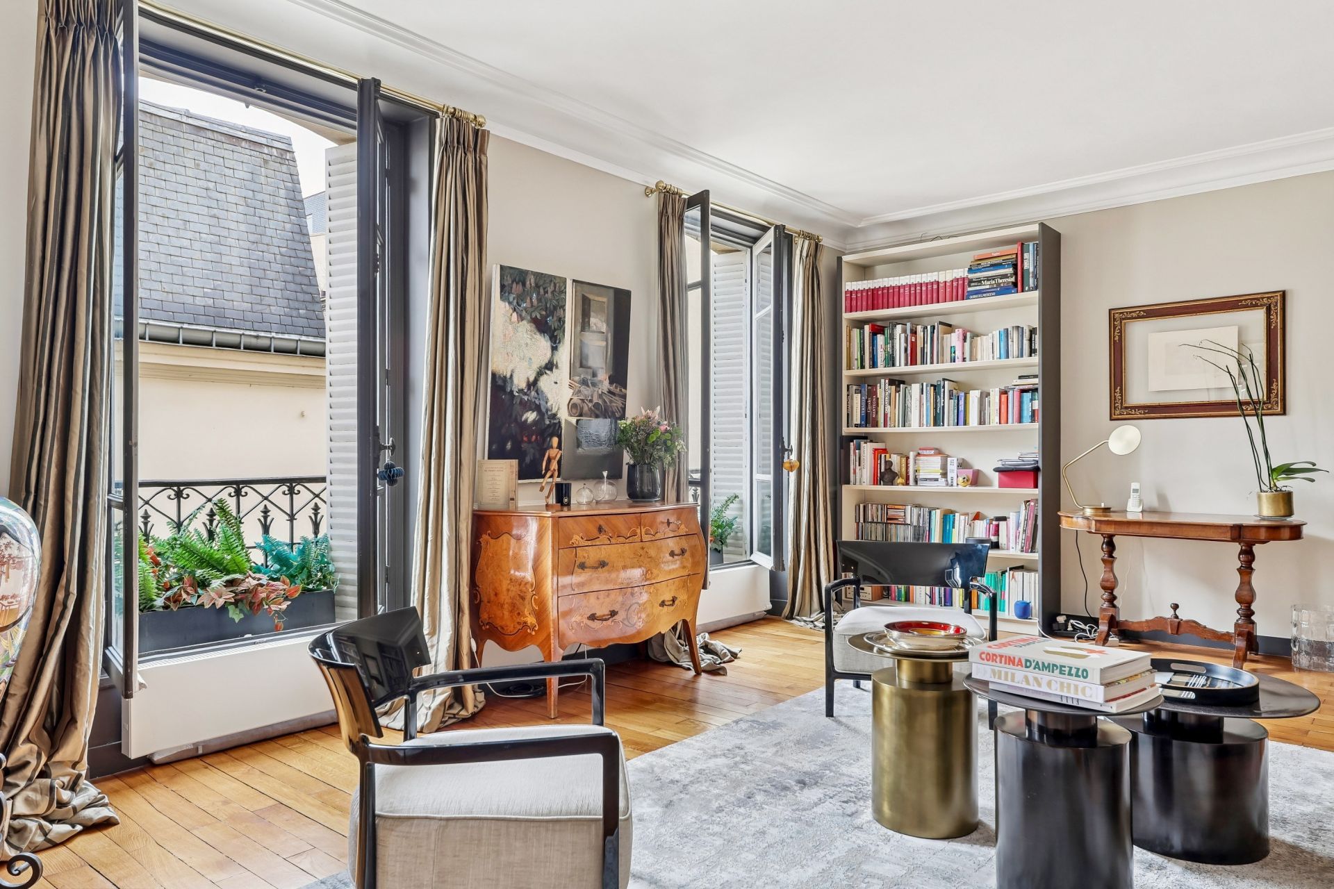 apartment 4 Rooms for sale on PARIS (75007)