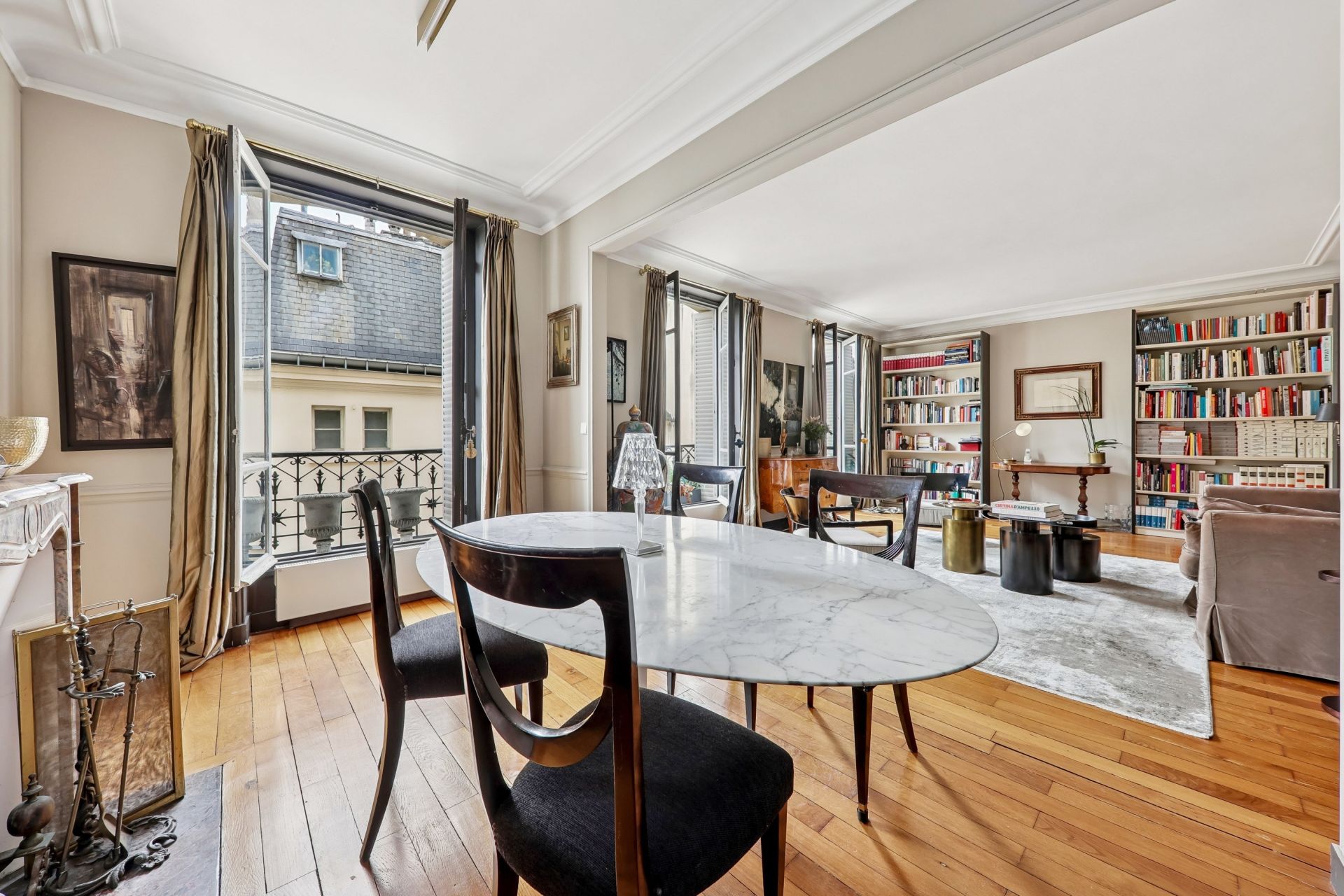 apartment 4 Rooms for sale on PARIS (75007)