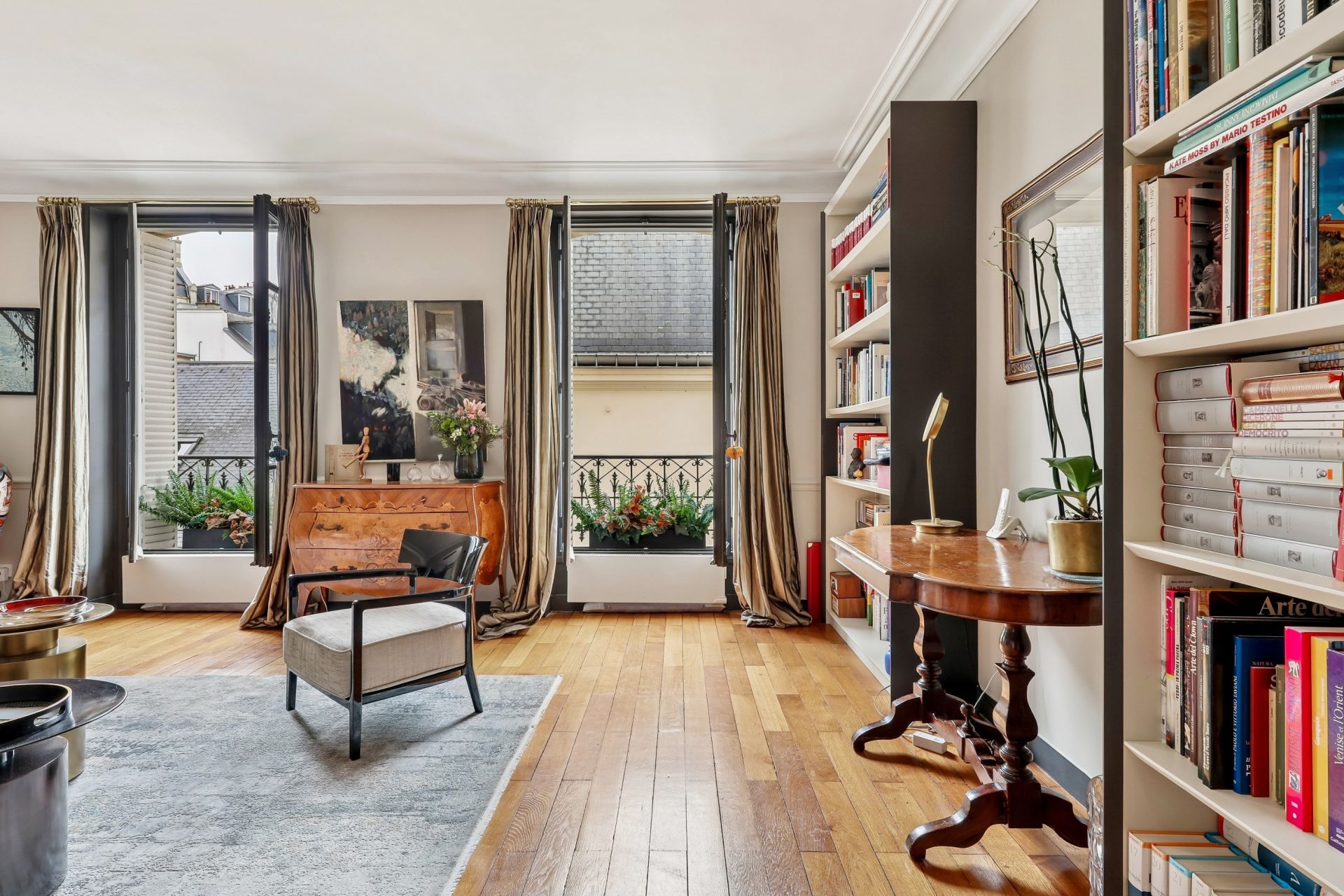 apartment 4 Rooms for sale on PARIS (75007)