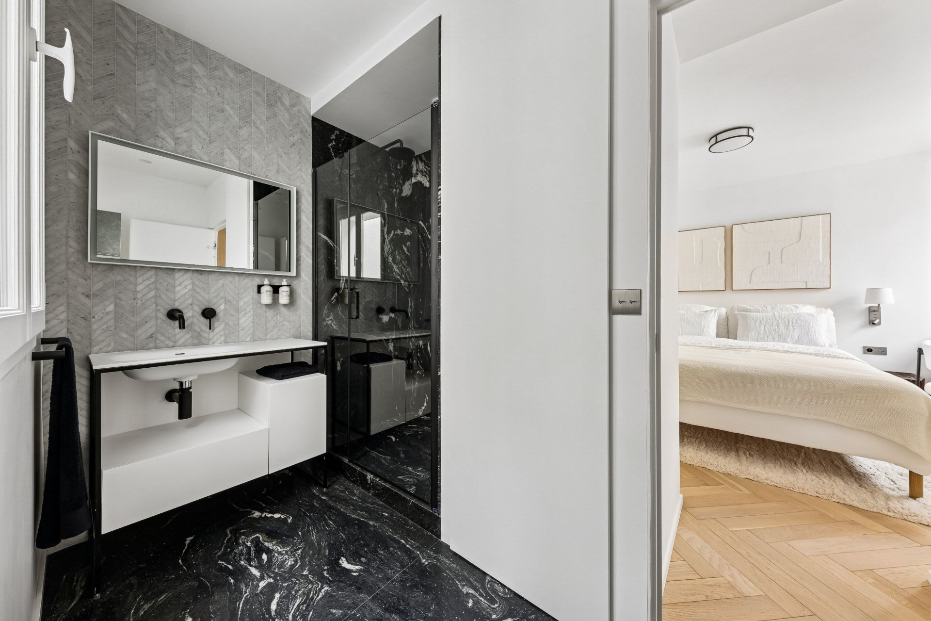 apartment 3 Rooms for sale on PARIS (75008)