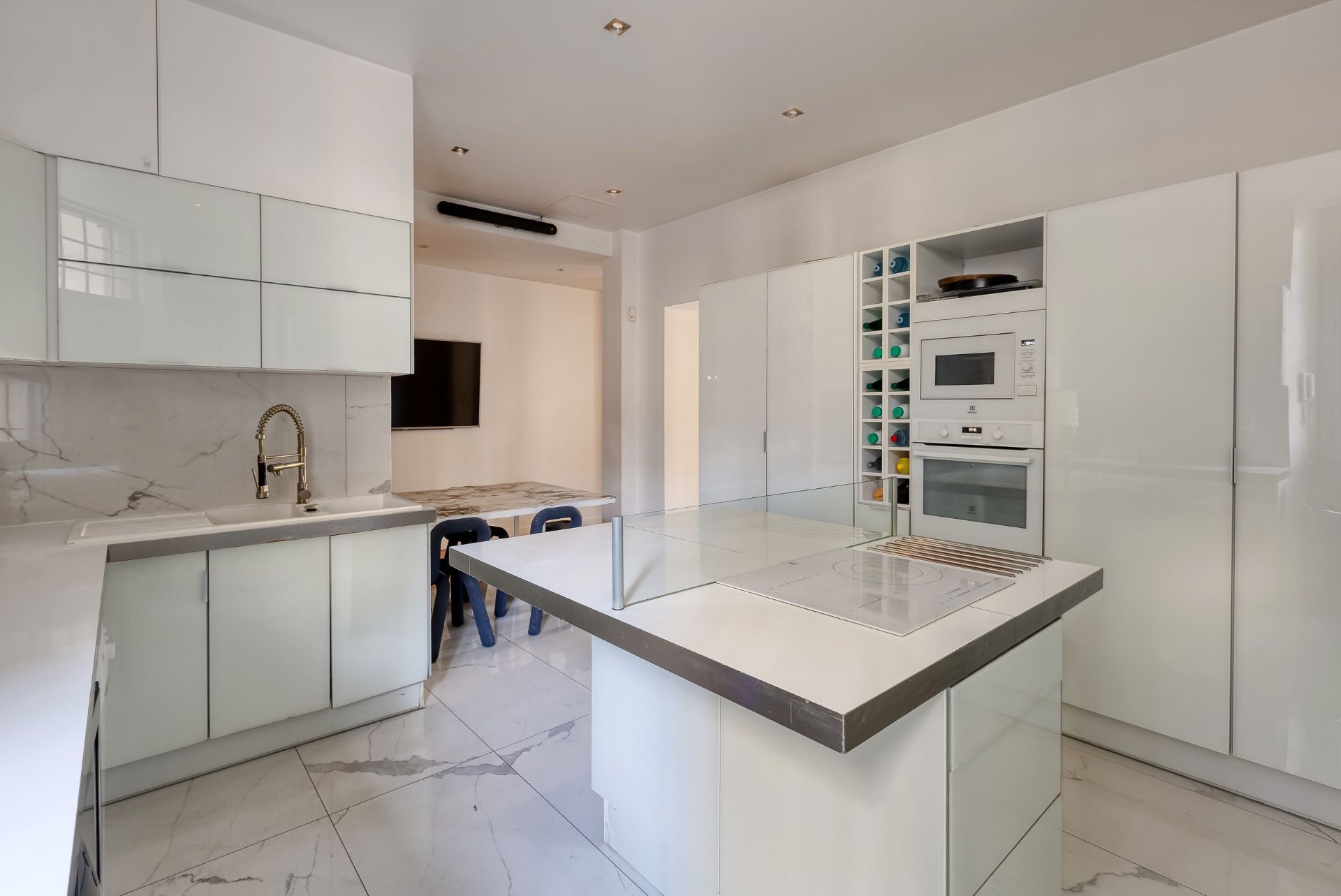 apartment 7 Rooms for sale on PARIS (75004)