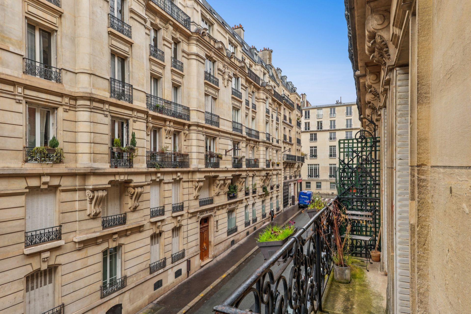 apartment 4 Rooms for sale on PARIS (75009)
