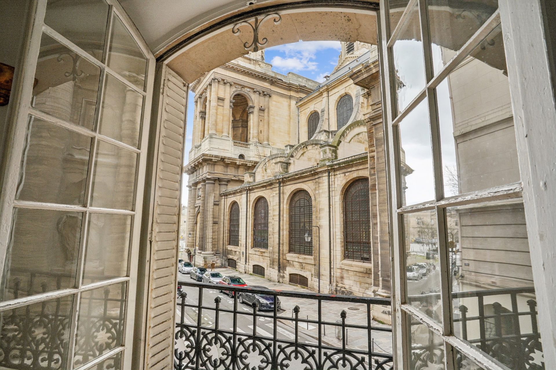 apartment 4 Rooms for sale on PARIS (75006)