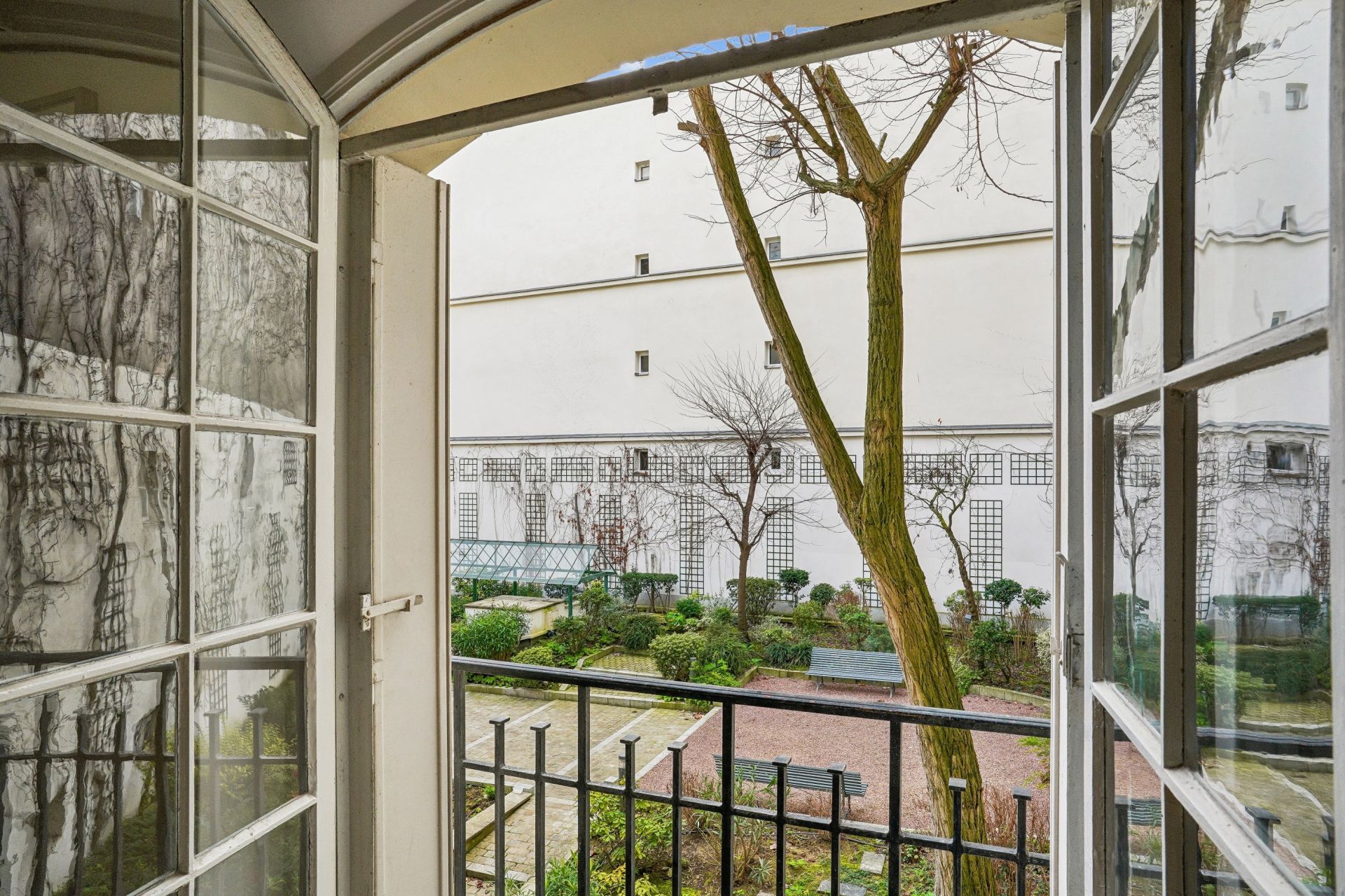 apartment 4 Rooms for sale on PARIS (75006)