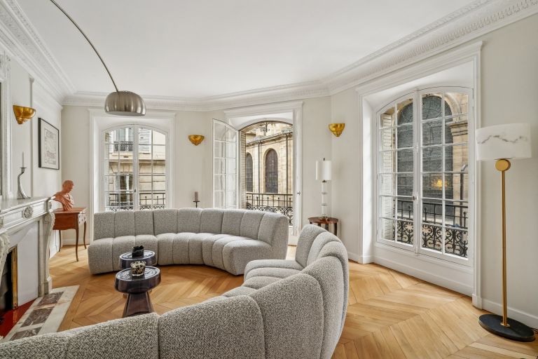 apartment 4 Rooms for sale on PARIS (75006)