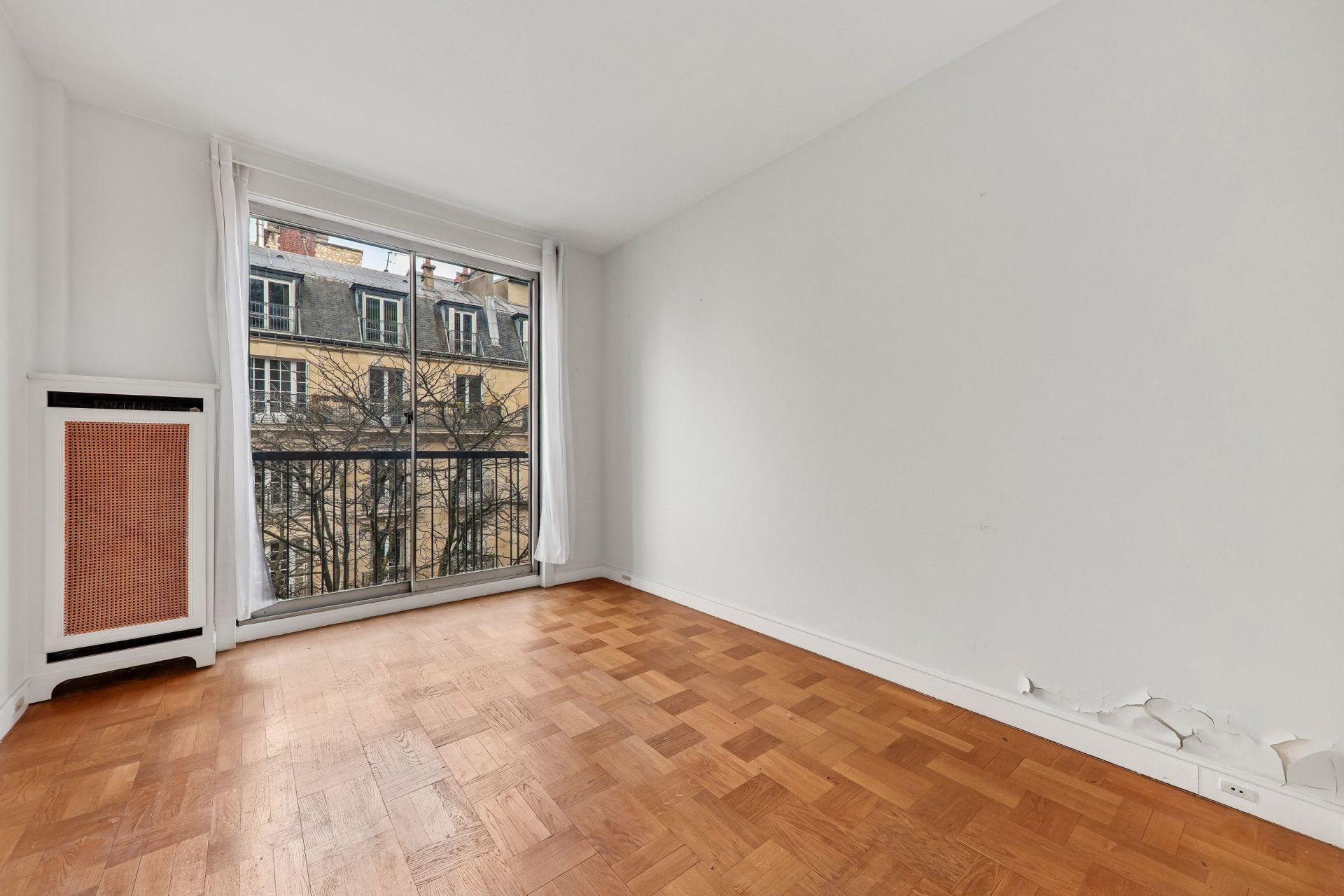 appartement 2 Pièces en vente sur PARIS (75116)