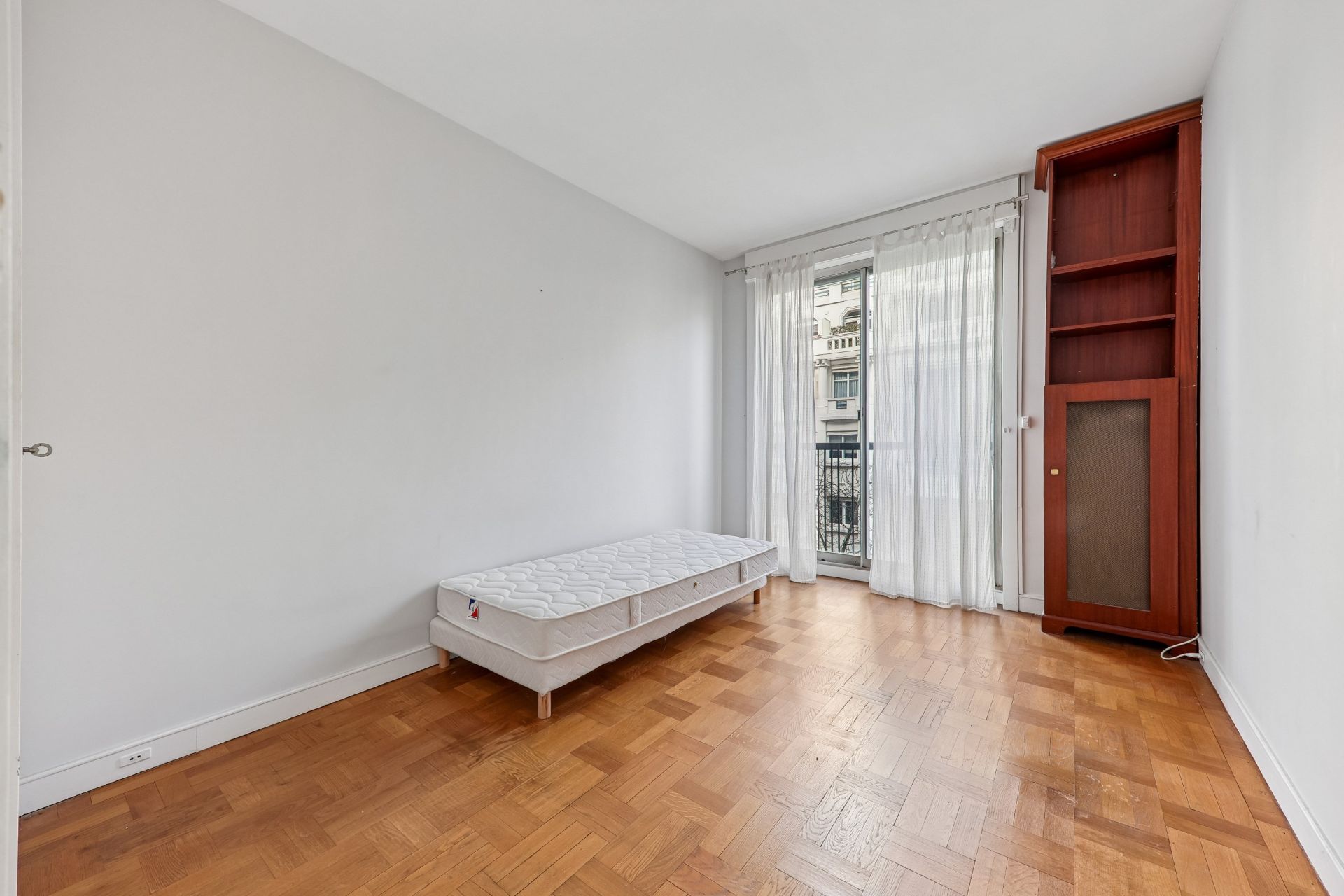 appartement 2 Pièces en vente sur PARIS (75116)