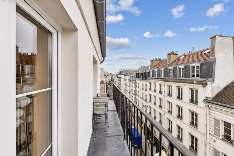 apartment 1 room for sale on PARIS (75007)