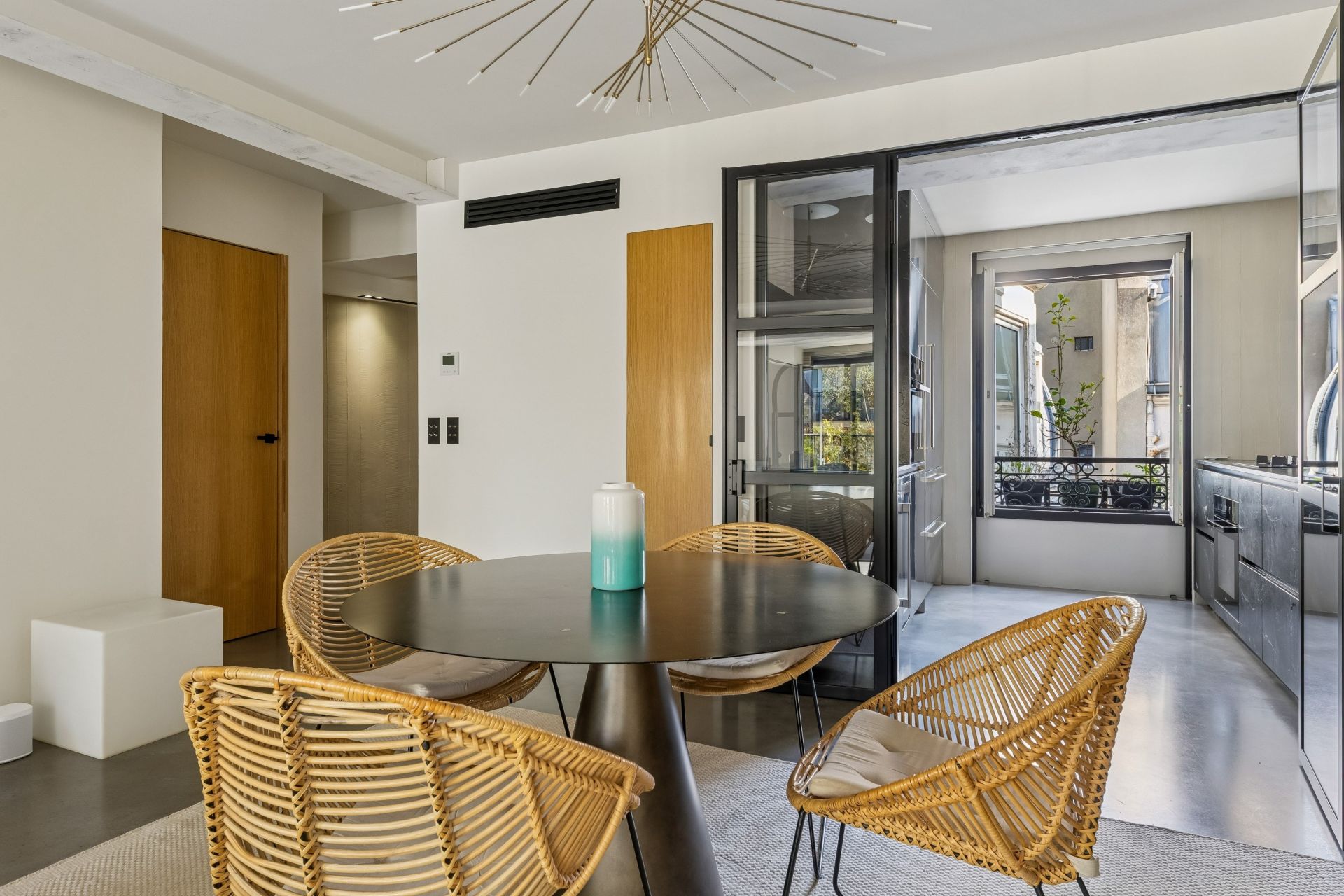 apartment 4 Rooms for sale on PARIS (75002)