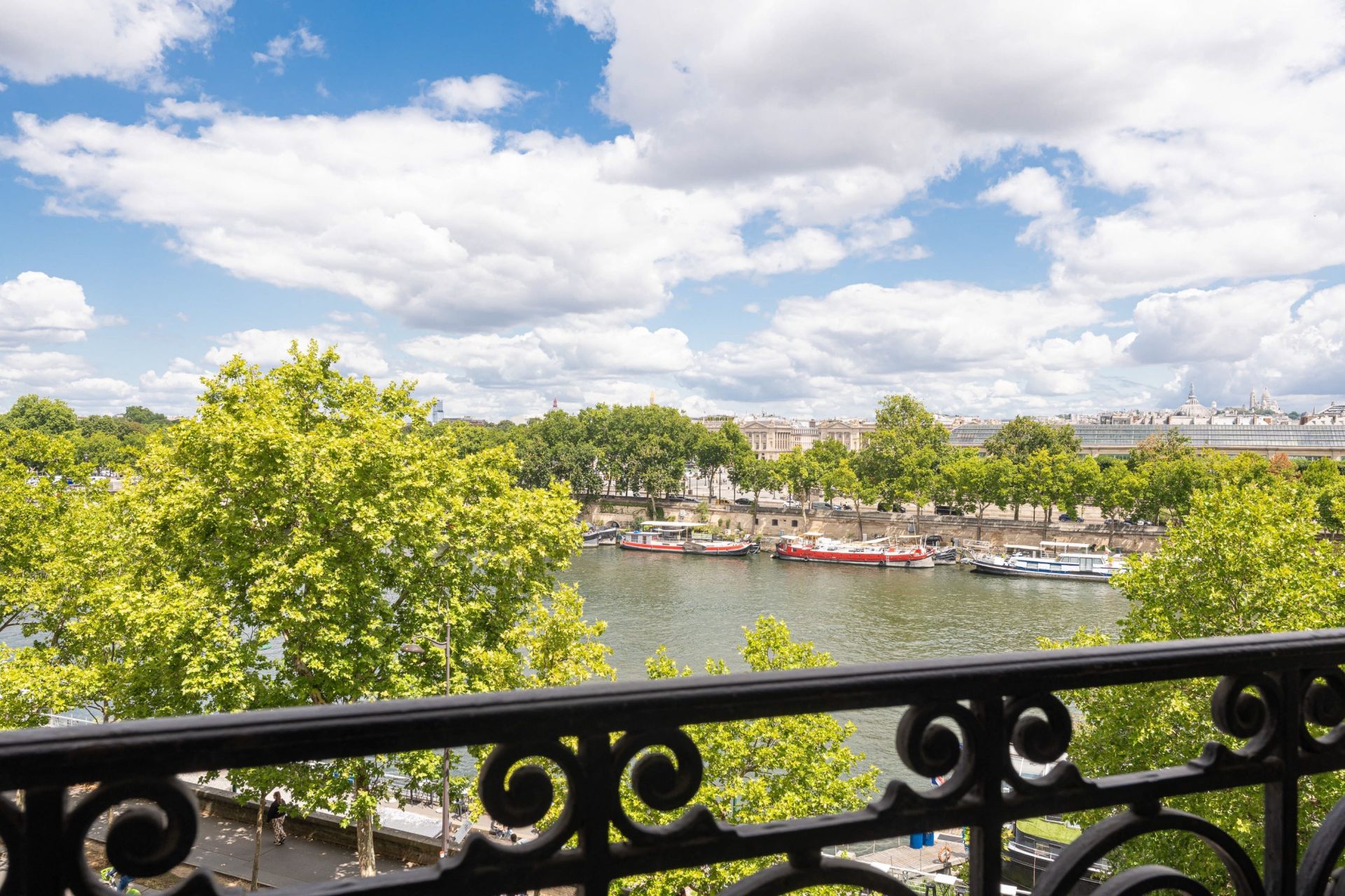 apartment 10 Rooms for sale on PARIS (75007)