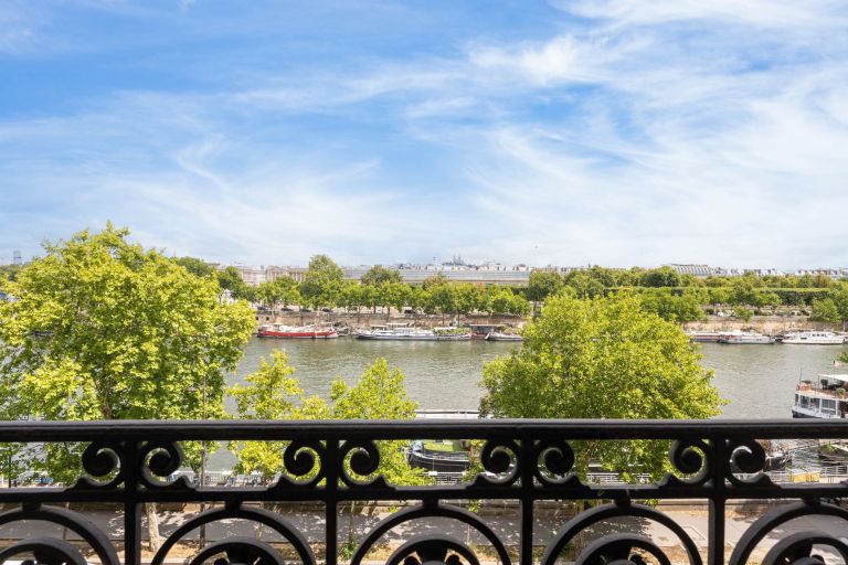 appartement 10 Pièces en vente sur PARIS (75007)
