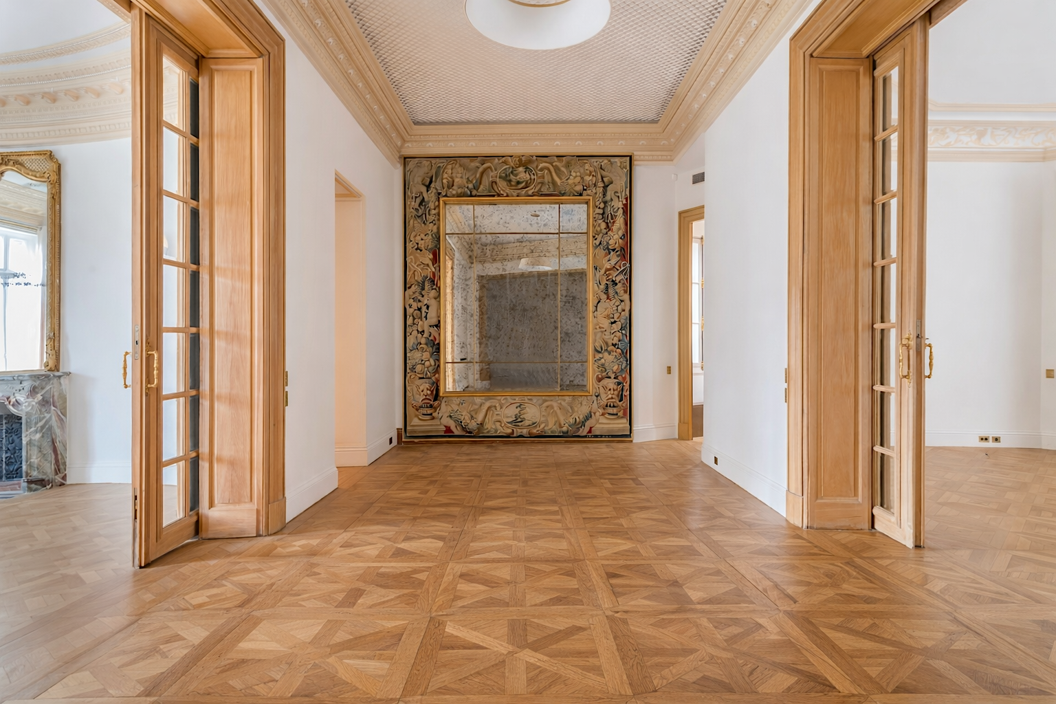 apartment 8 Rooms for sale on PARIS (75116)