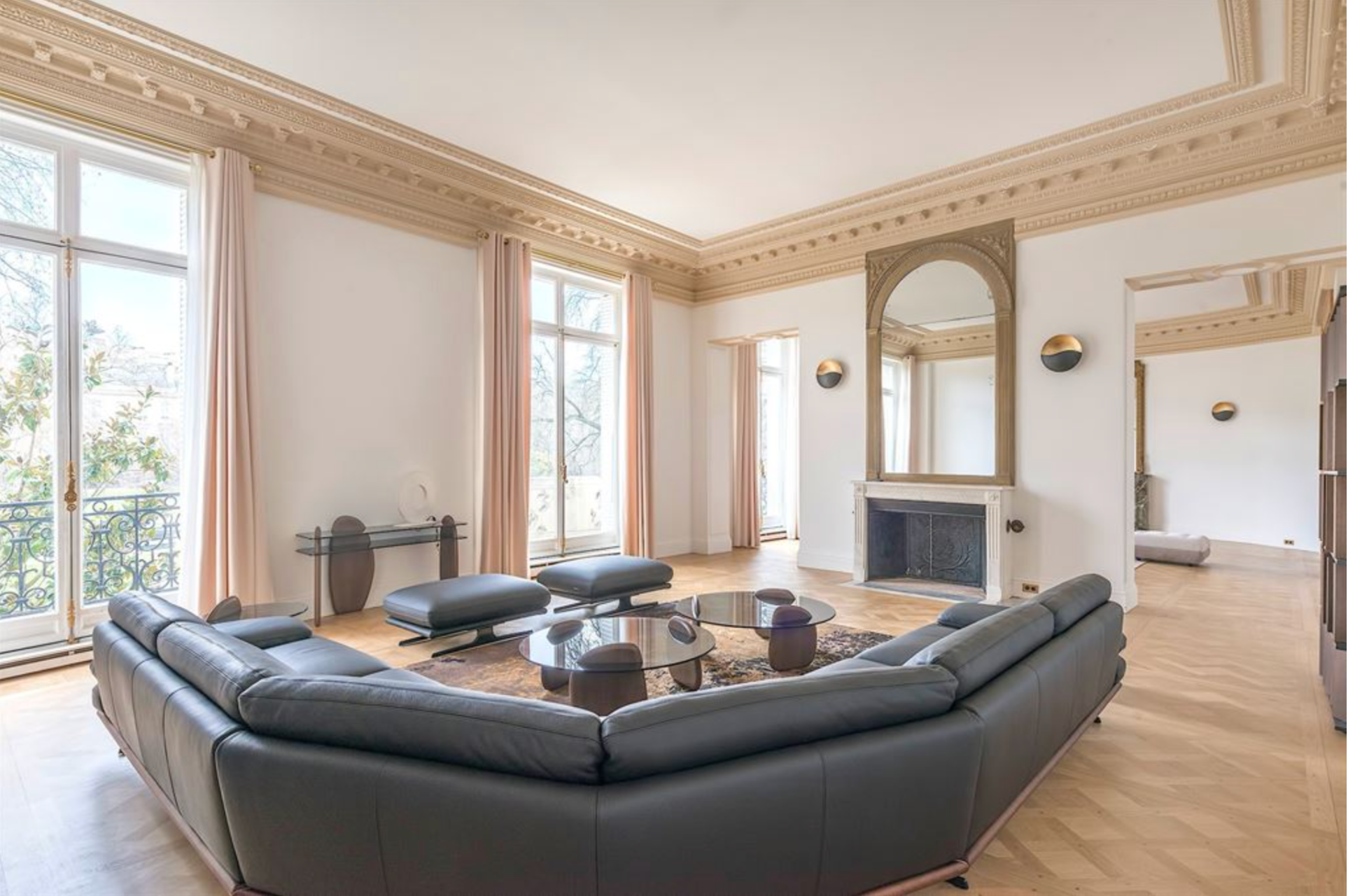 apartment 8 Rooms for sale on PARIS (75116)
