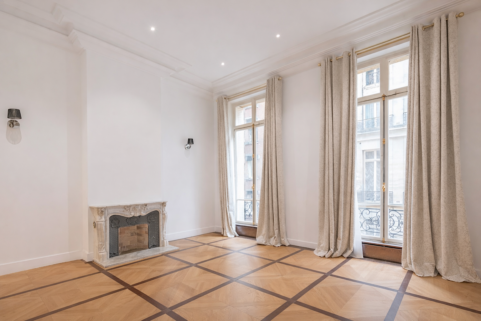 apartment 8 Rooms for sale on PARIS (75116)
