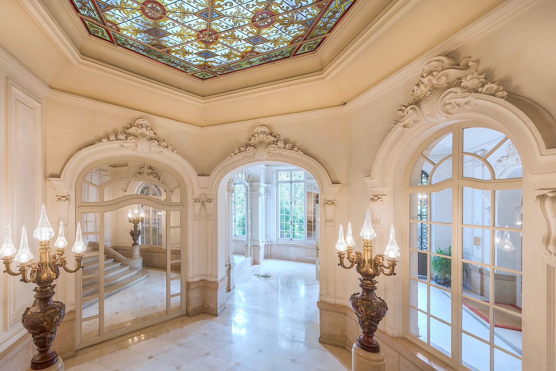 apartment 8 Rooms for sale on PARIS (75116)
