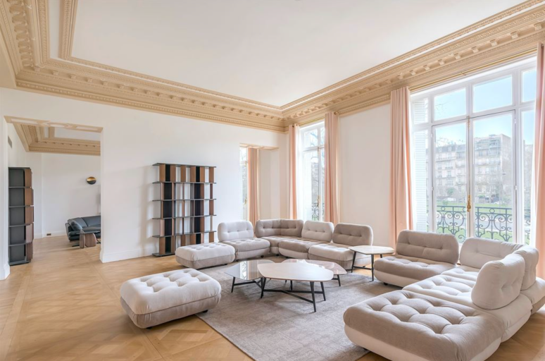 apartment 8 Rooms for sale on PARIS (75116)