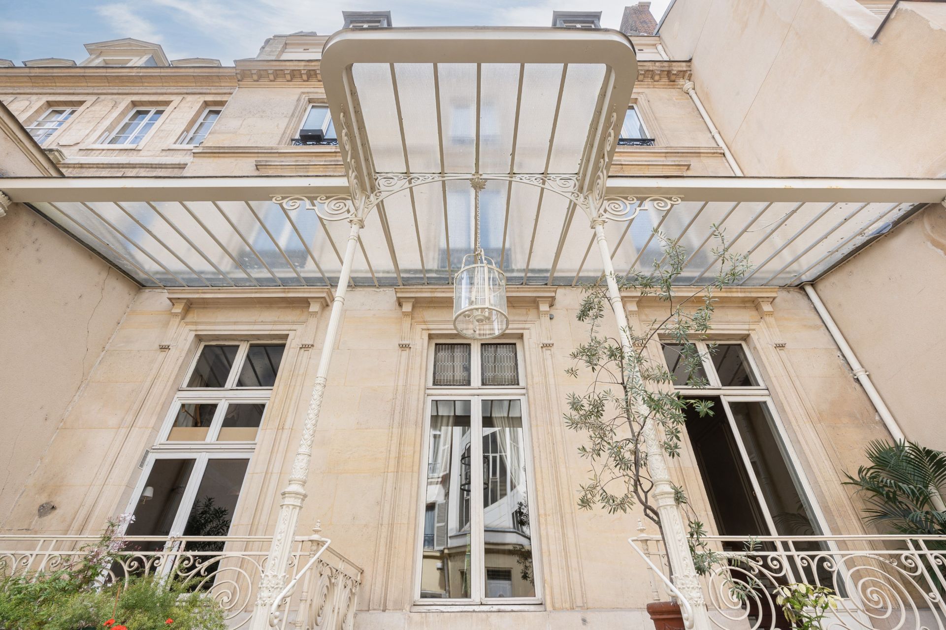 apartment 4 Rooms for sale on PARIS (75007)