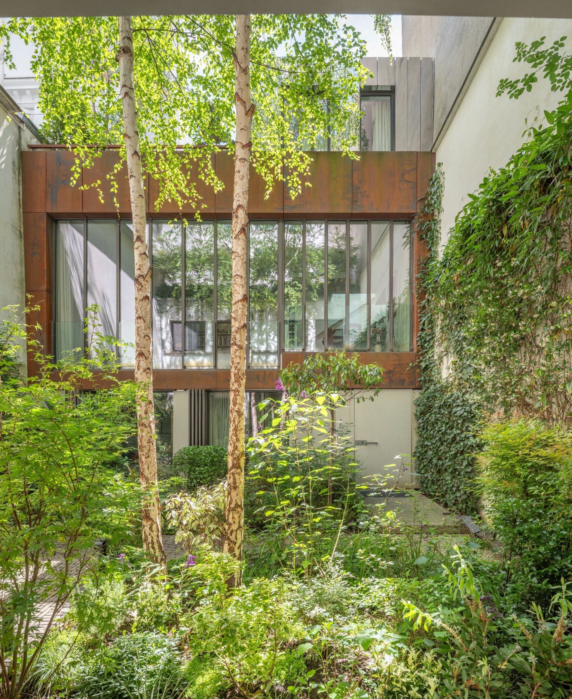 contemporary house 8 Rooms for sale on PARIS (75001)